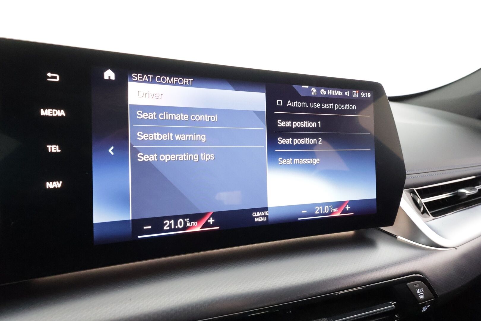 BMW iX1 2023 U11 30 xDrive M Sport Fully Charged * ACC / HUD / 360° / H&K / Koukku / Muistipenkki hieronnalla / ILP / Comfort Access * - 1.Om Suomi-auto / Akku kuntotarkastettu SoH 97,9% / Kahdet renkaat aluvanteilla / Merkkihuollettu / Huippuvarusteet