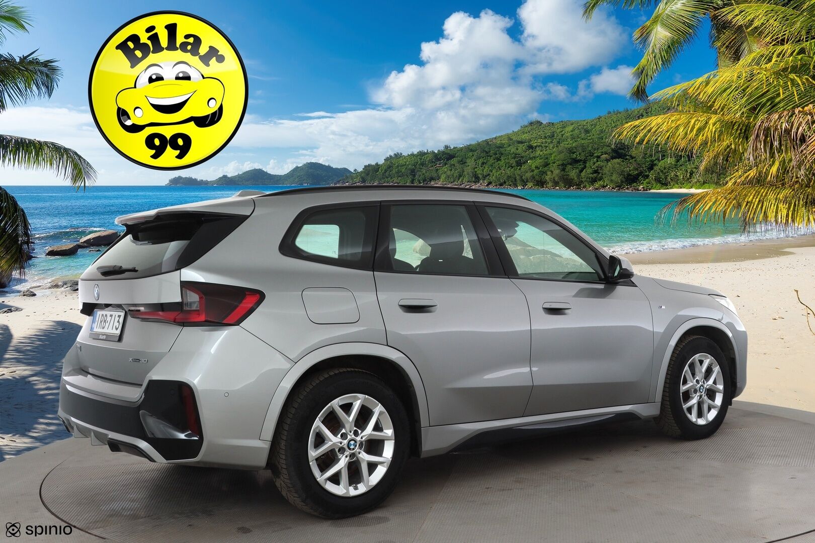 BMW iX1 2023 U11 30 xDrive M Sport Fully Charged * ACC / HUD / 360° / H&K / Koukku / Muistipenkki hieronnalla / ILP / Comfort Access * - 1.Om Suomi-auto / Akku kuntotarkastettu SoH 97,9% / Kahdet renkaat aluvanteilla / Merkkihuollettu / Huippuvarusteet