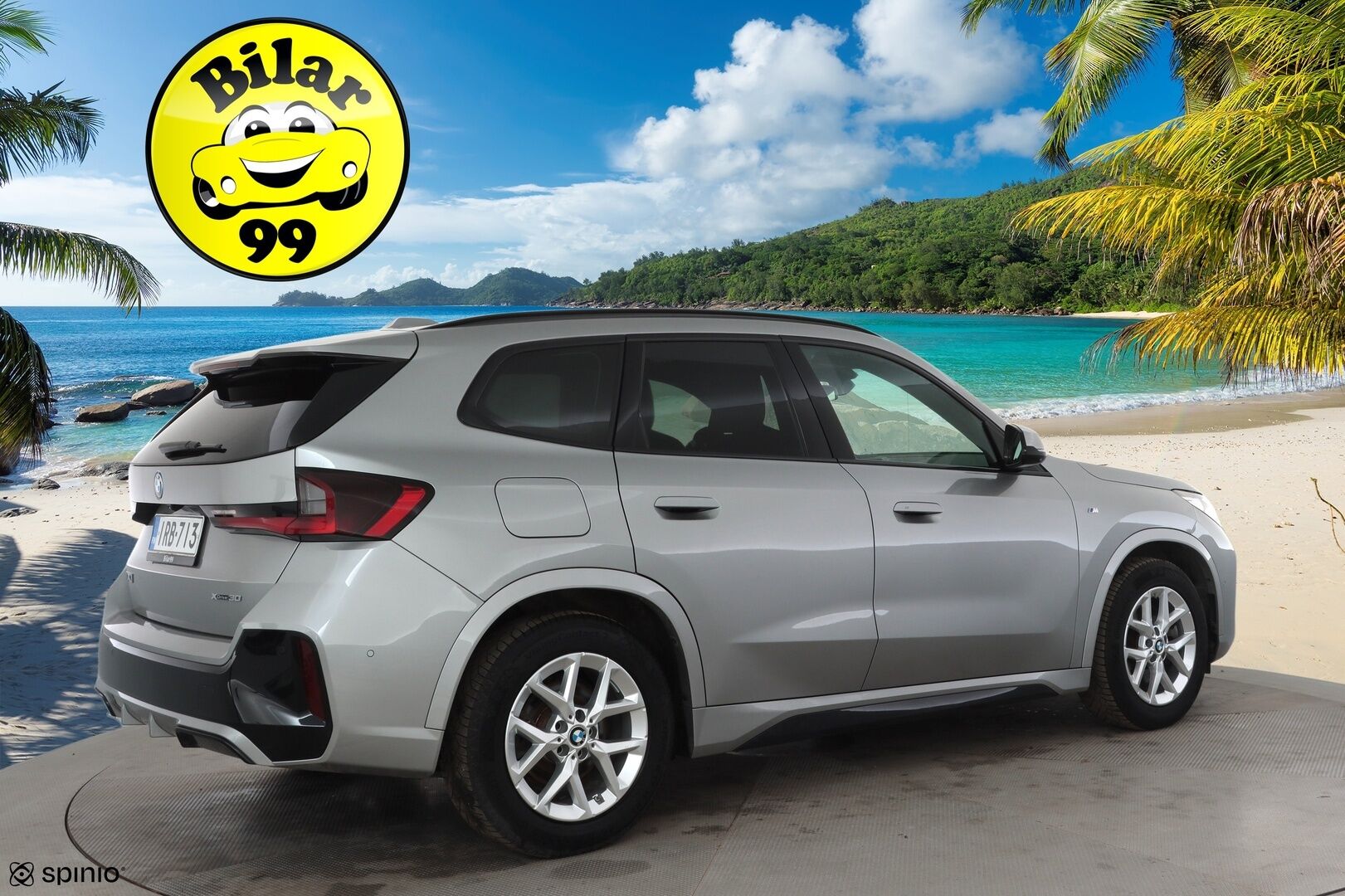 BMW iX1 2023 U11 30 xDrive M Sport Fully Charged * ACC / HUD / 360° / H&K / Koukku / Muistipenkki hieronnalla / ILP / Comfort Access * - 1.Om Suomi-auto / Akku kuntotarkastettu SoH 97,9% / Kahdet renkaat aluvanteilla / Merkkihuollettu / Huippuvarusteet