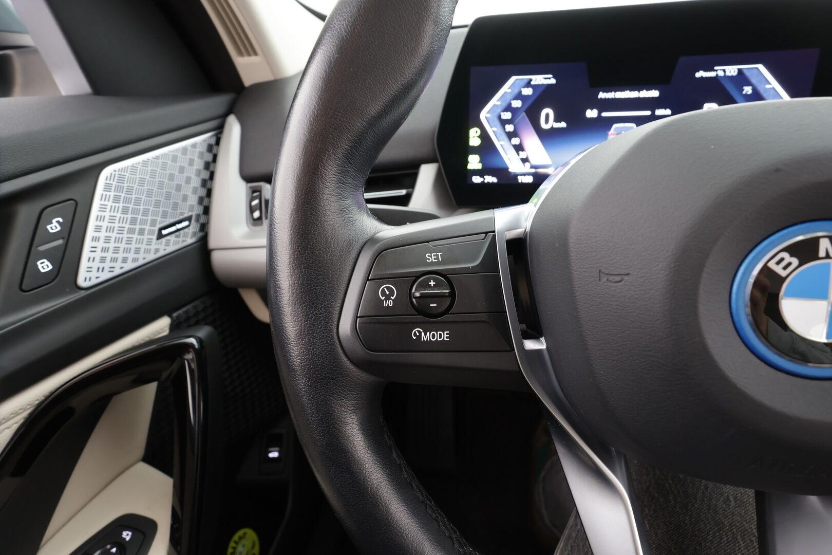 BMW iX1 2023 U11 30 xDrive Charged Edition * ACC / Lisälämmitin / Koukku / H/K / Widescreen / P.Kamera / Sporttipenkit * - 1.Om Suomi-auto / Kahdet Renkaat / Koti & Kauppalataus - HULLUT AVAJAISHULINAT KORKOTARJOUS 3,29 %