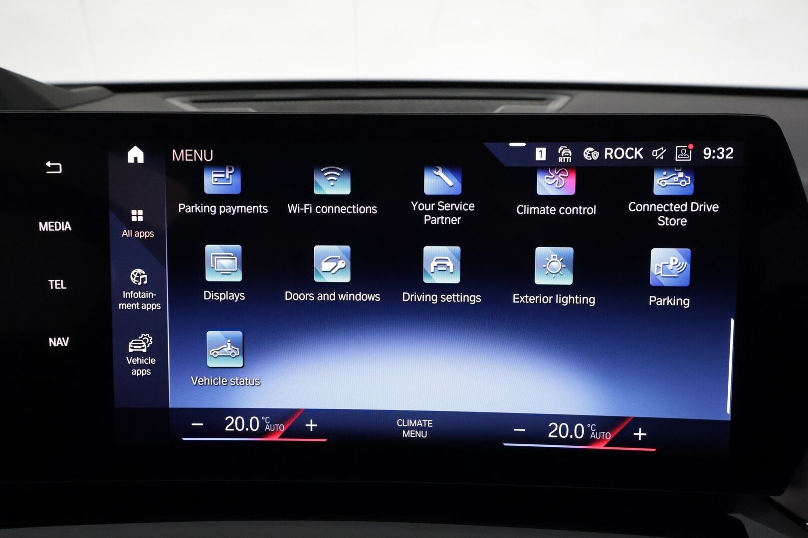 BMW iX1 2023 U11 30 xDrive Fully Charged **ACC / HUD / Muistipenkki / H&K / 360° / Koukku / Adapt.LED / Comfort Access / Hierovat penkit** - 3,99 % KORKOTARJOUS TÄHÄN AUTOON 16.9. ASTI! - Akku kuntotarkastettu! / Sähköpenkit / Sporttinahat / Suomi-auto / Kahdet renkaat aluvanteilla