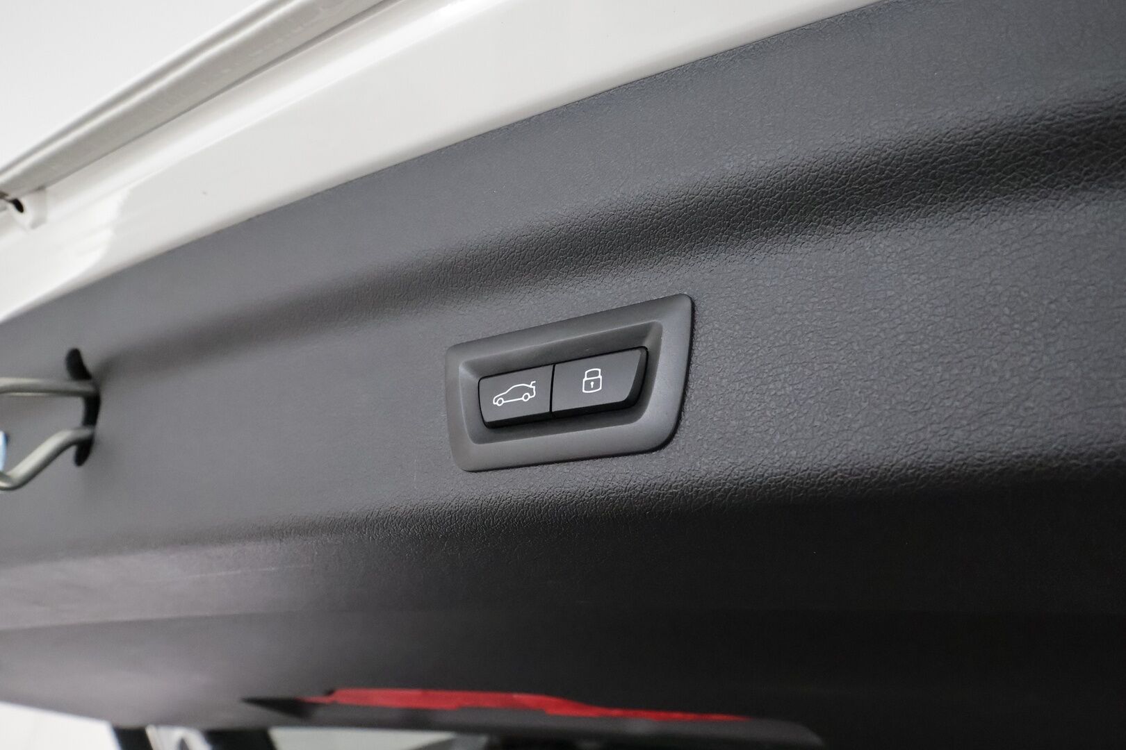 BMW iX1 2023 U11 30 xDrive Fully Charged **ACC / HUD / Muistipenkki / H&K / 360° / Koukku / Adapt.LED / Comfort Access / Hierovat penkit** - 3,99 % KORKOTARJOUS TÄHÄN AUTOON 16.9. ASTI! - Akku kuntotarkastettu! / Sähköpenkit / Sporttinahat / Suomi-auto / Kahdet renkaat aluvanteilla