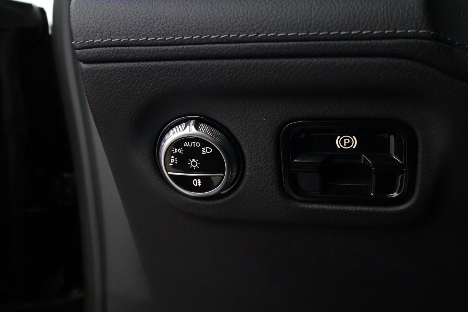 Mercedes-Benz EQE 2023 350+ 4Matic * Muistipaketti / Distronic Pro / Keyless Go * - 2,99 % KORKOTARJOUS TÄHÄN AUTOON - 31.5. ASTI! - * ISOMPI AKKU / Suomiauto / 2x Vanteet / Hieno Yksilö *