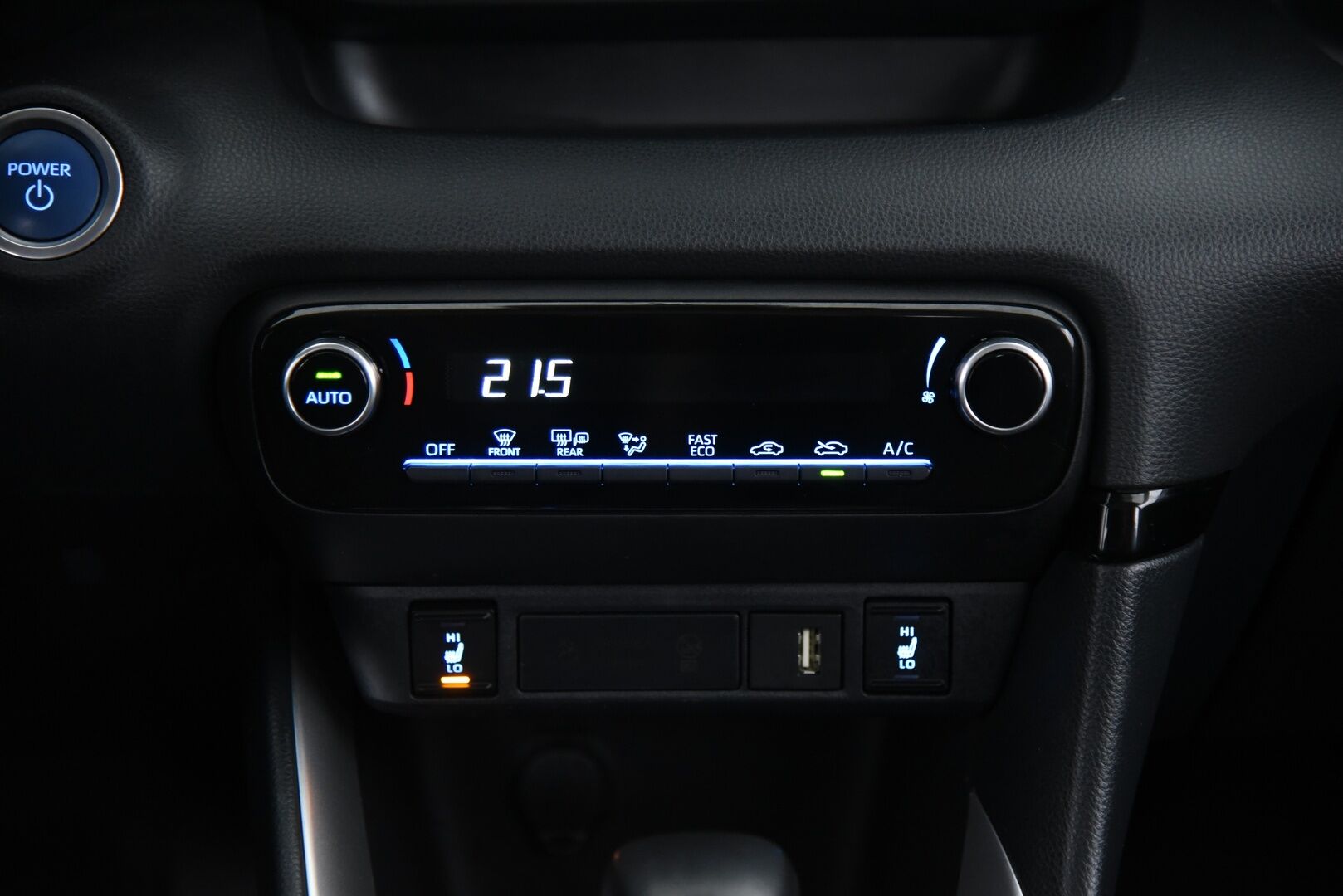 Toyota Yaris 2023 1,5 Hybrid Active / Adapt. vak. / Lohko / Keyless / Apple&Android / Lämmitettävä ratti - Merkkihuollettu Suomi-Auto / 2x alkuperäiset Toyotan aluvanteet