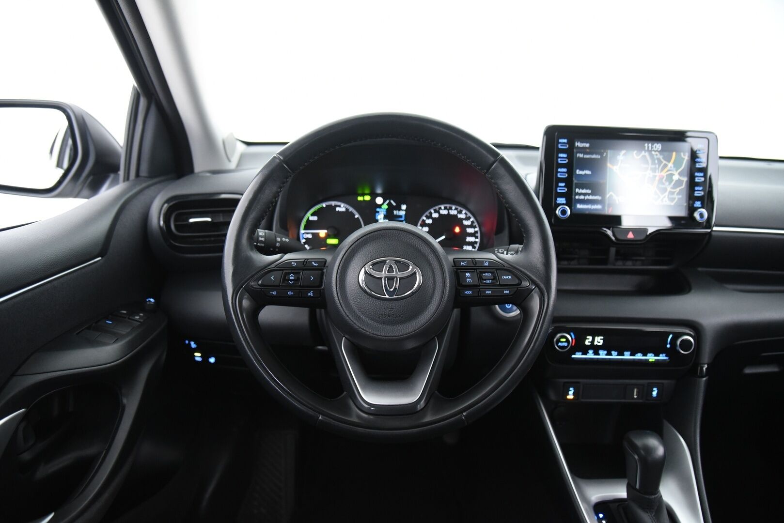Toyota Yaris 2023 1,5 Hybrid Active / Adapt. vak. / Lohko / Keyless / Apple&Android / Lämmitettävä ratti - Merkkihuollettu Suomi-Auto / 2x alkuperäiset Toyotan aluvanteet