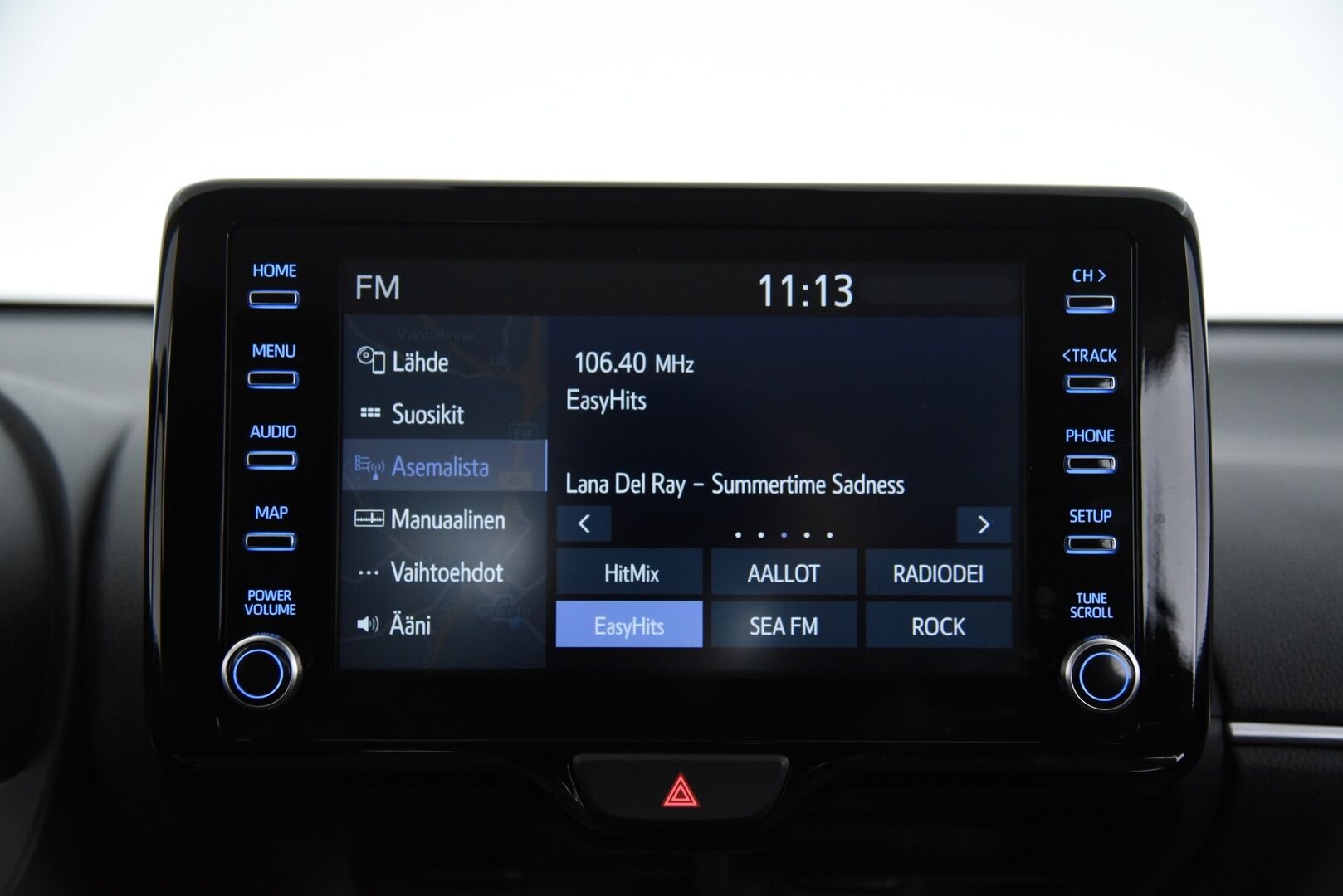 Toyota Yaris 2023 1,5 Hybrid Active / Adapt. vak. / Lohko / Keyless / Apple&Android / Lämmitettävä ratti - Merkkihuollettu Suomi-Auto / 2x alkuperäiset Toyotan aluvanteet