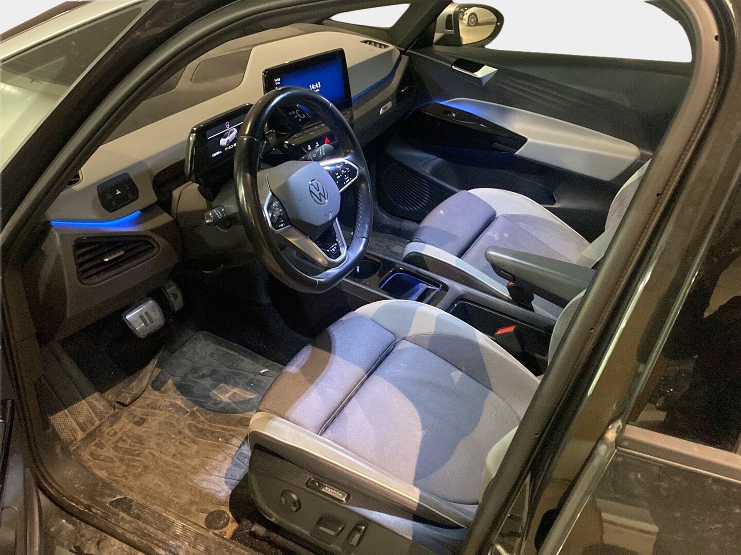 Volkswagen ID.3 2021 1ST Max 150 kW, akku 58 kWh *HUD / ACC / Lämpöpumppu / Matrix-LED / Panorama / Hierovat sporttipenkit sähkösäädöillä* - Huippuvarusteet! / Kahdet merkkirenkaat vanteilla / Peruutuskamera