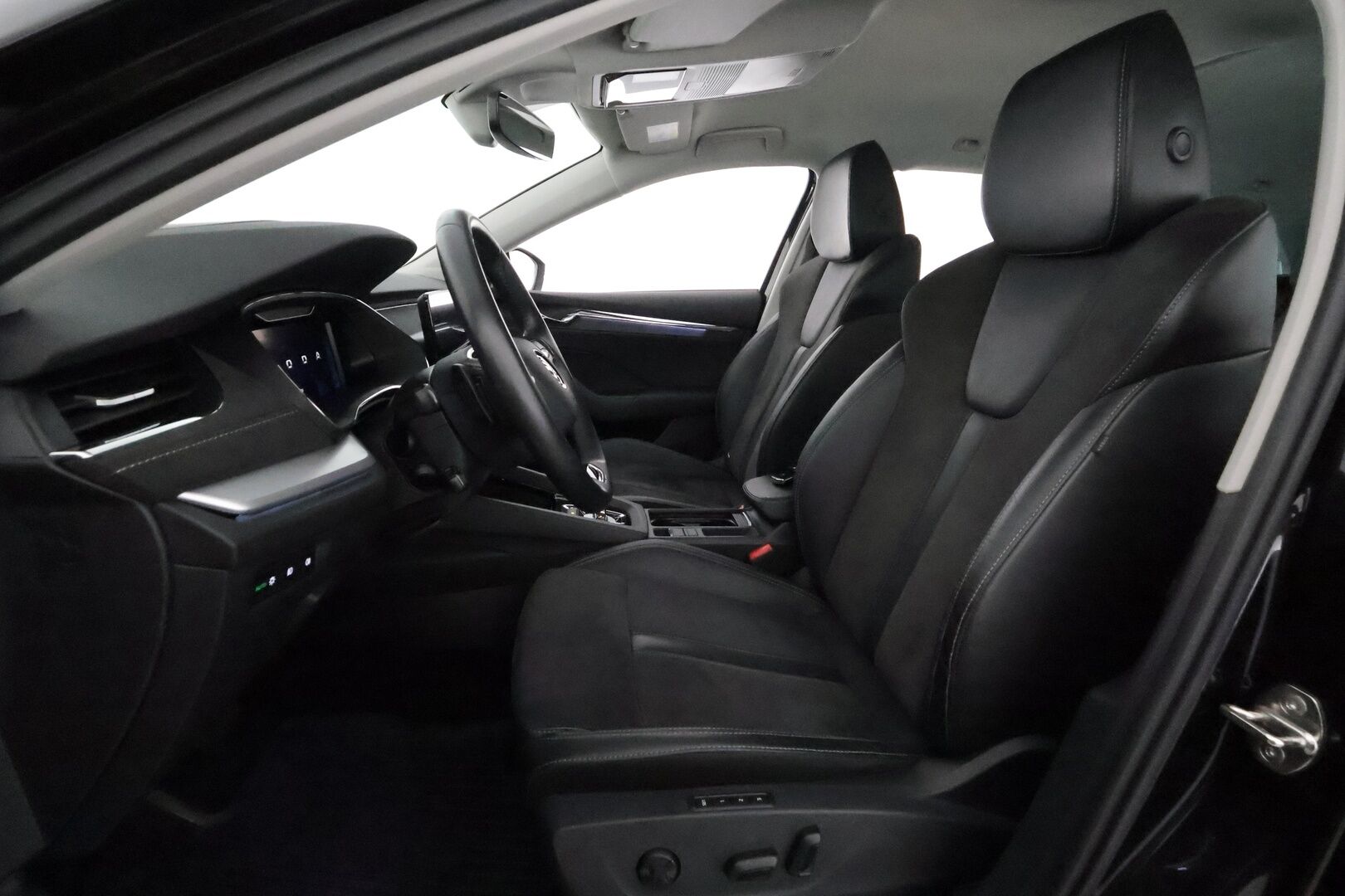 Skoda Octavia 2021 Combi 1.4 TSI PHEV Style iV DSG **Webasto / Adapt.Vakkari / Matrix-LED / P.Tutkat / Muistipenkit / Navi / Keyless** - 2x Latauskaapelit / Kahdet Renkaat