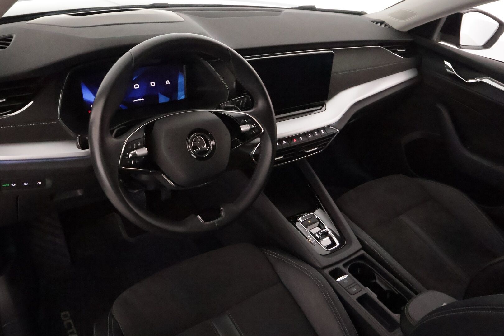 Skoda Octavia 2021 Combi 1.4 TSI PHEV Style iV DSG **Webasto / Adapt.Vakkari / Matrix-LED / P.Tutkat / Muistipenkit / Navi / Keyless** - 2x Latauskaapelit / Kahdet Renkaat