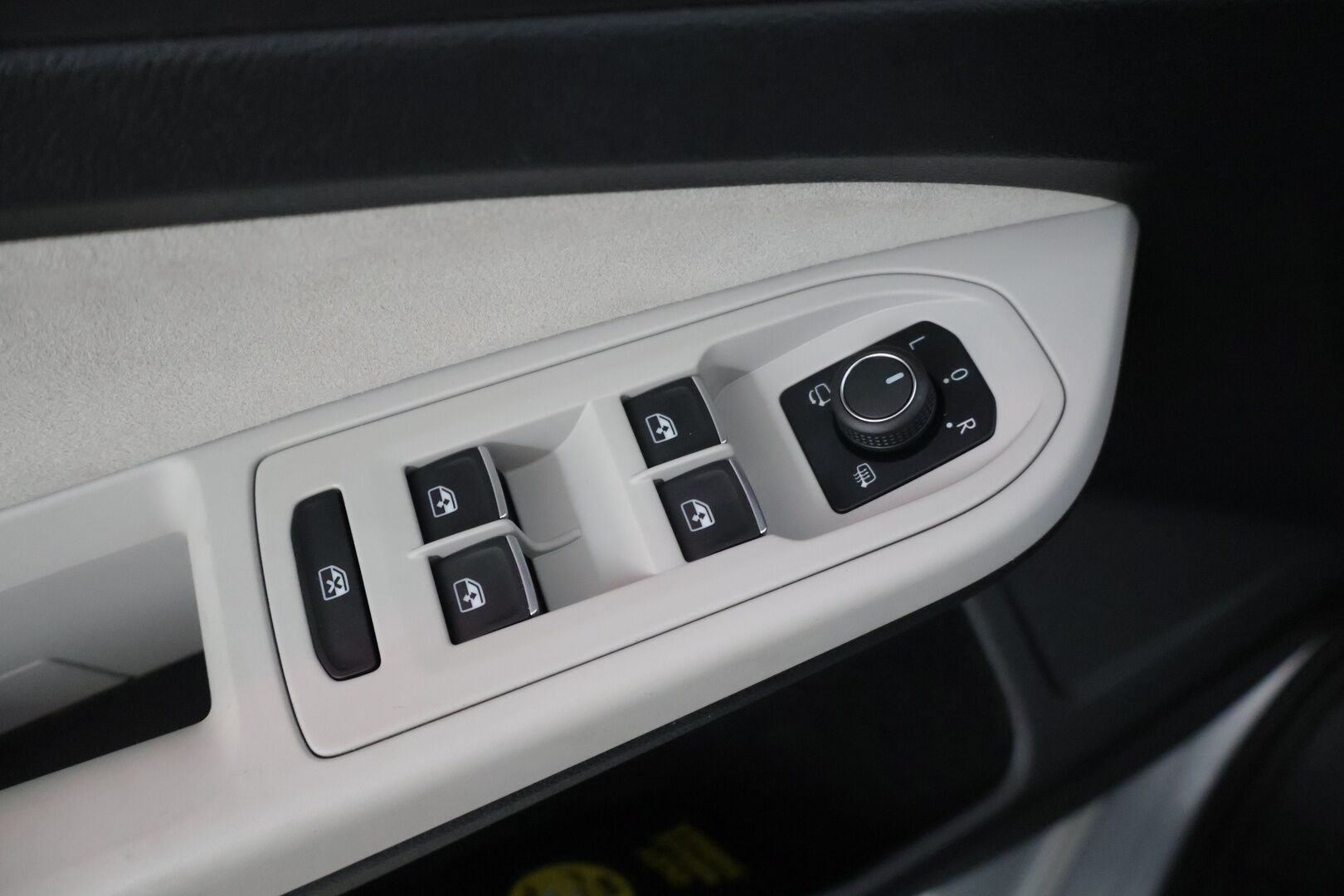 Volkswagen Golf 2024 Style 1,5 eTSI 110 kW (MHEV) DSG-automaatti - | 1-om. Suomi-auto | Webasto | ACC | Digimittaristo | Keyless | P. Kamera | Kuljettajan istuin Hieronnalla & Muistilla | LED |