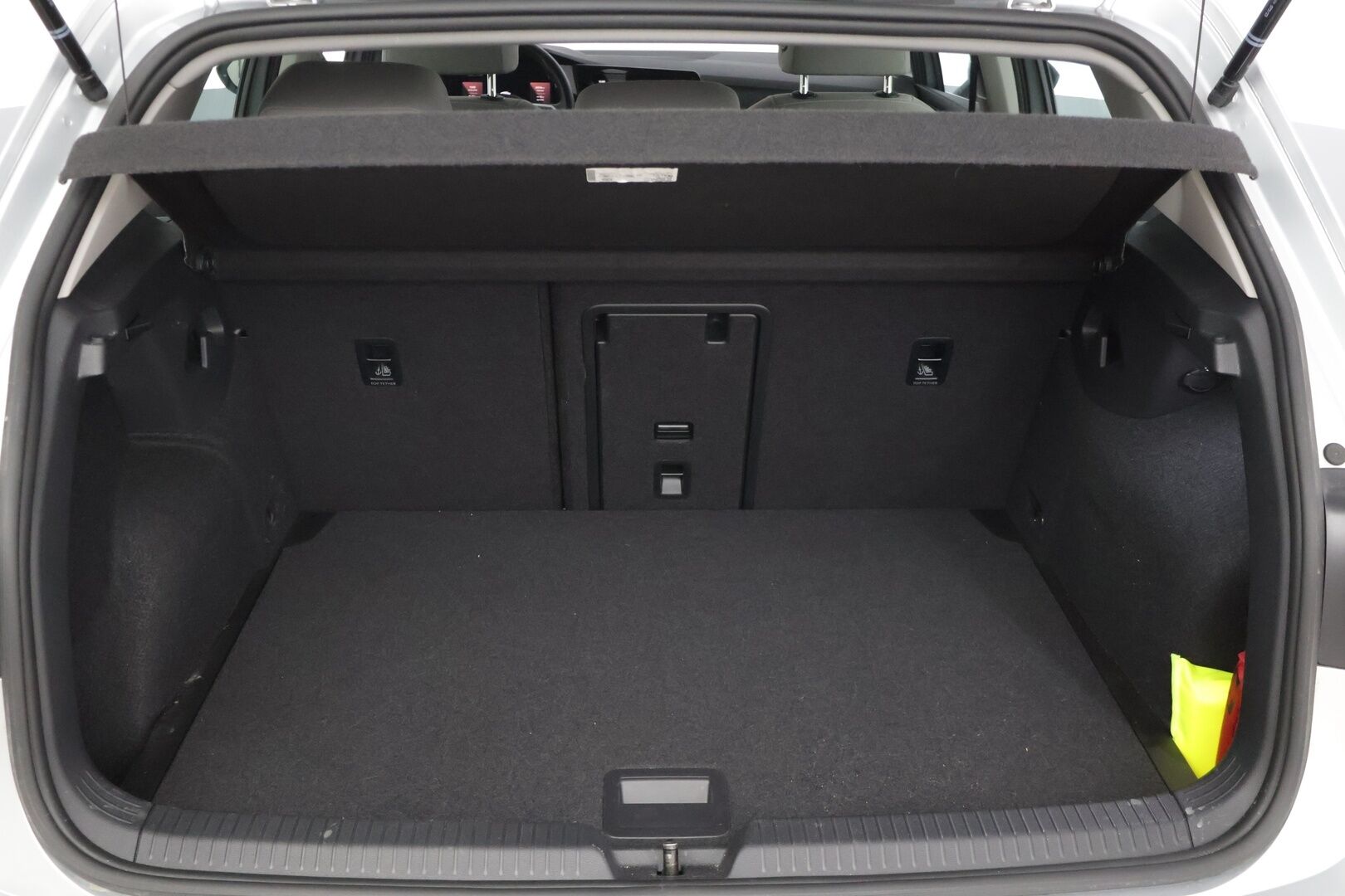 Volkswagen Golf 2024 Style 1,5 eTSI 110 kW (MHEV) DSG-automaatti - | 1-om. Suomi-auto | Webasto | ACC | Digimittaristo | Keyless | P. Kamera | Kuljettajan istuin Hieronnalla & Muistilla | LED |