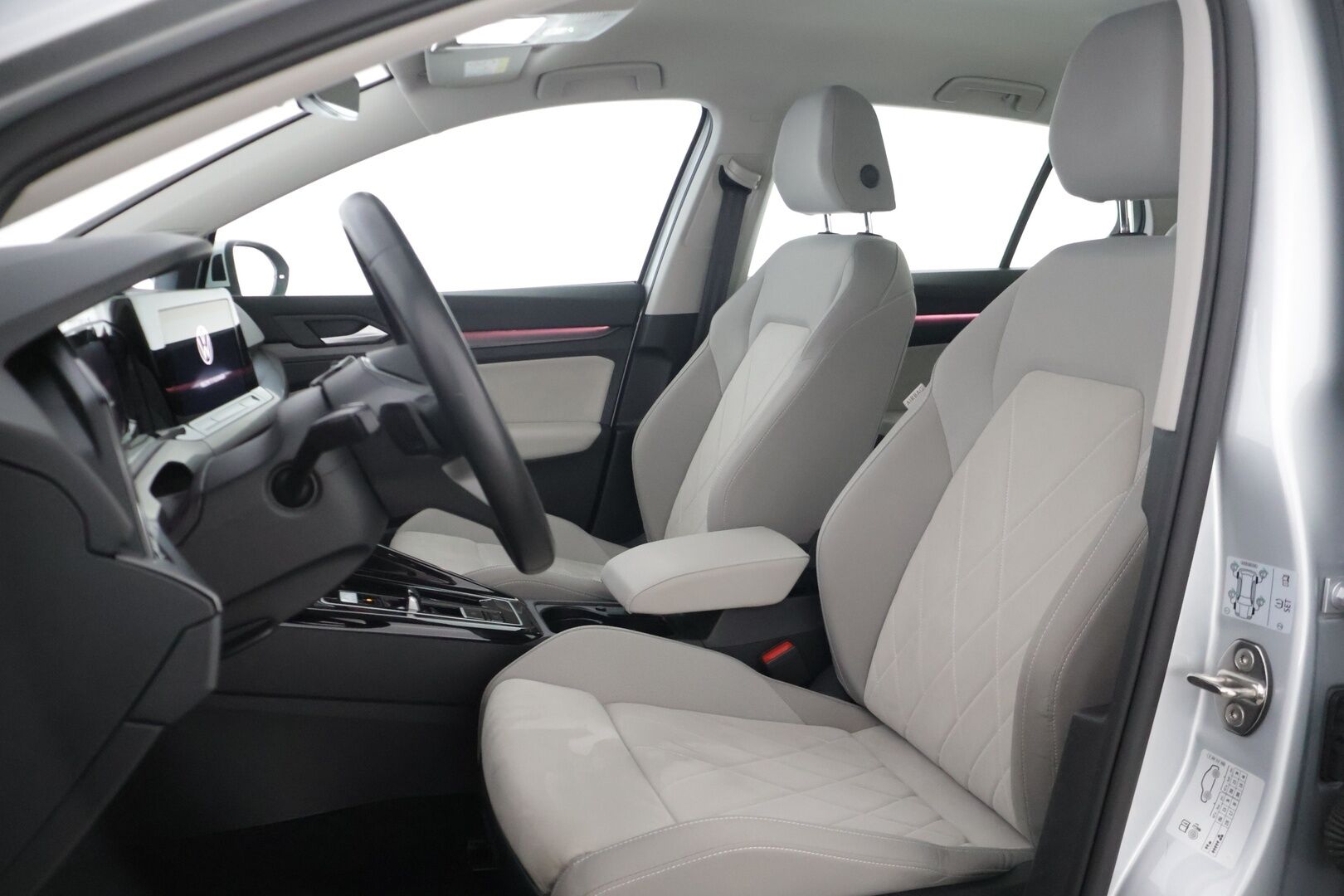 Volkswagen Golf 2024 Style 1,5 eTSI 110 kW (MHEV) DSG-automaatti - | 1-om. Suomi-auto | Webasto | ACC | Digimittaristo | Keyless | P. Kamera | Kuljettajan istuin Hieronnalla & Muistilla | LED |
