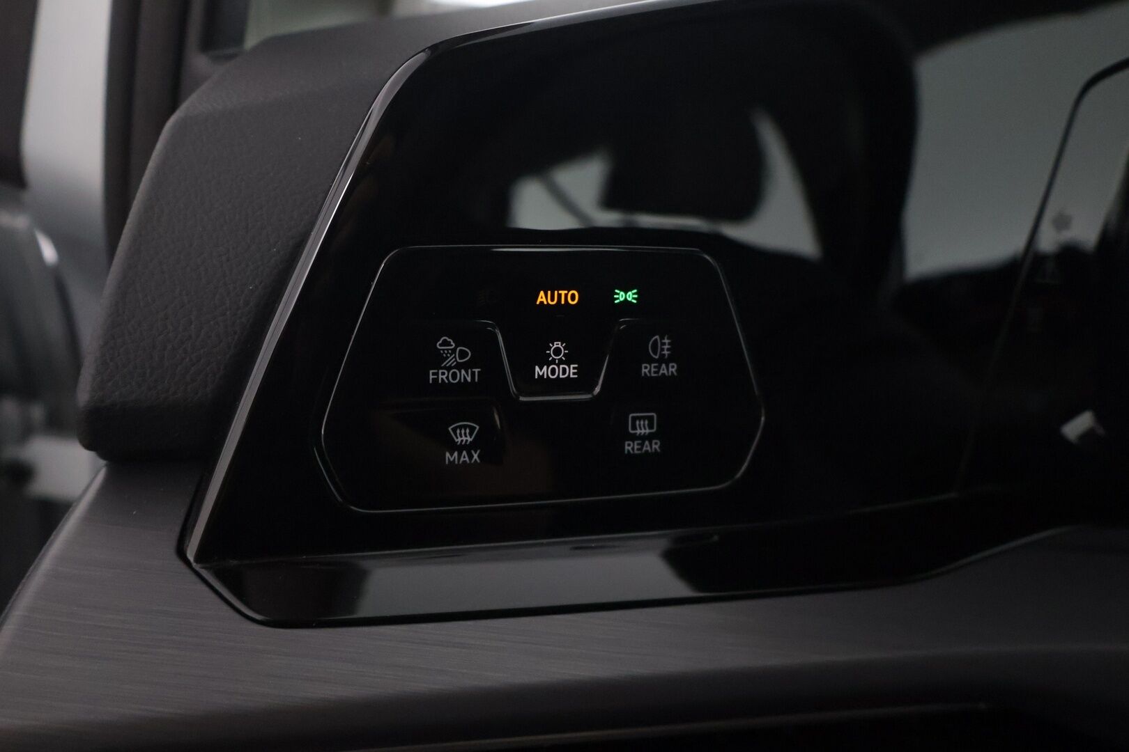 Volkswagen Golf 2024 Style 1,5 eTSI 110 kW (MHEV) DSG-automaatti - | 1-om. Suomi-auto | Webasto | ACC | Digimittaristo | Keyless | P. Kamera | Kuljettajan istuin Hieronnalla & Muistilla | LED |
