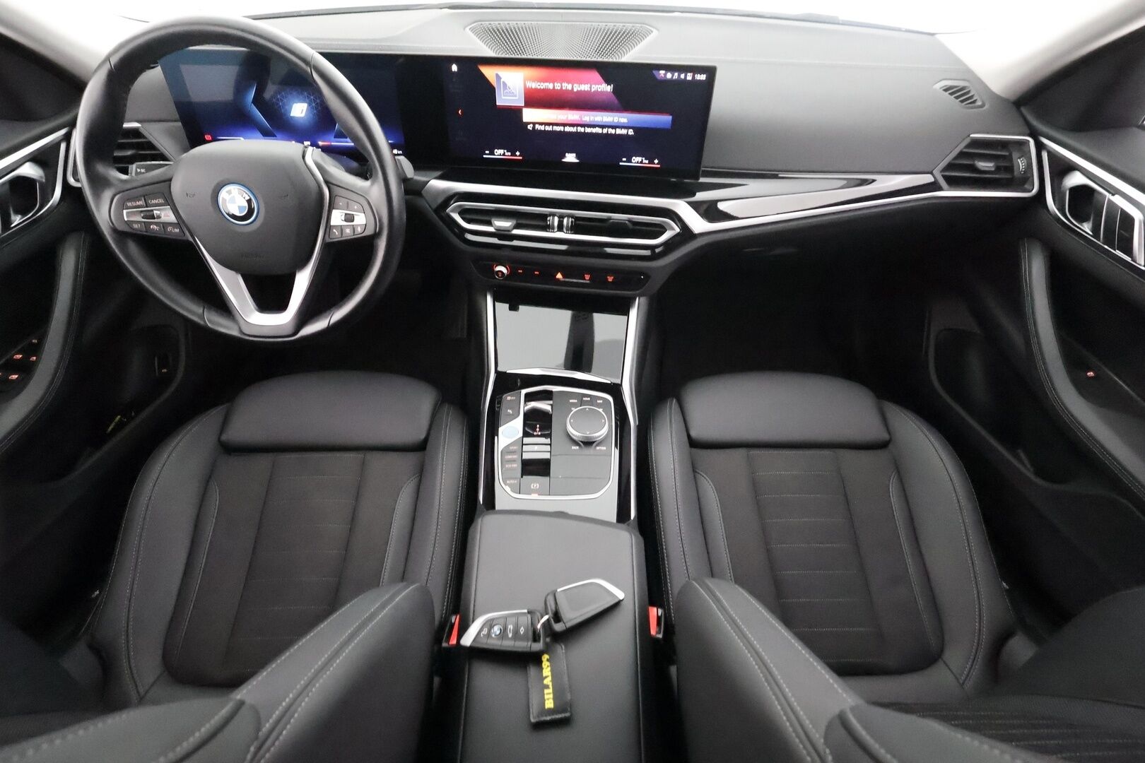 BMW i4 2024 eDrive40 Charged - | ACC | Lisälämmitin | Koukku | LED | Widescreen | P.Kamera | Puolinahat | Comfort access | Sporttipenkit | 1.Om suomi-auto | Kahdet Renkaat | Merkkihuollettu |