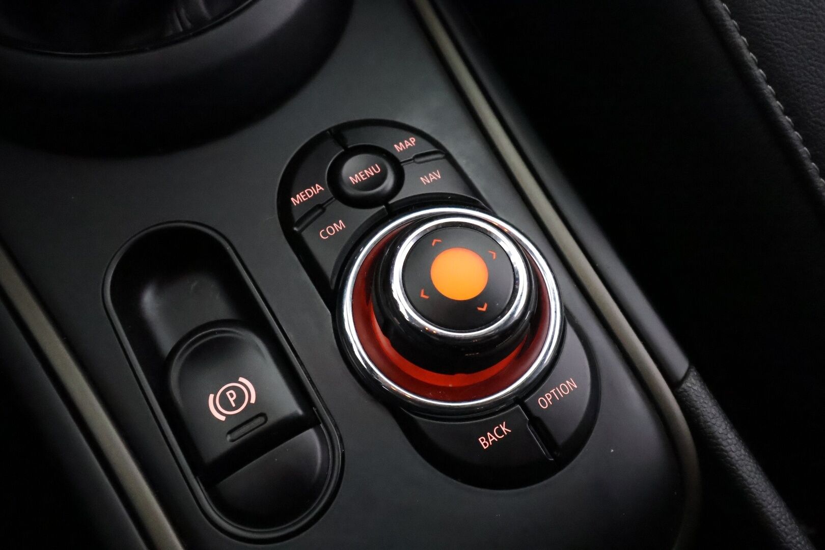 Mini Countryman 2021 Cooper SE ALL4 A - | ACC | LED | P.Tutkat | Puolinahat Sporttipenkit | Digimittaristo | Apple&Android | Merkkihuollettu | Kahdet Renkaat |