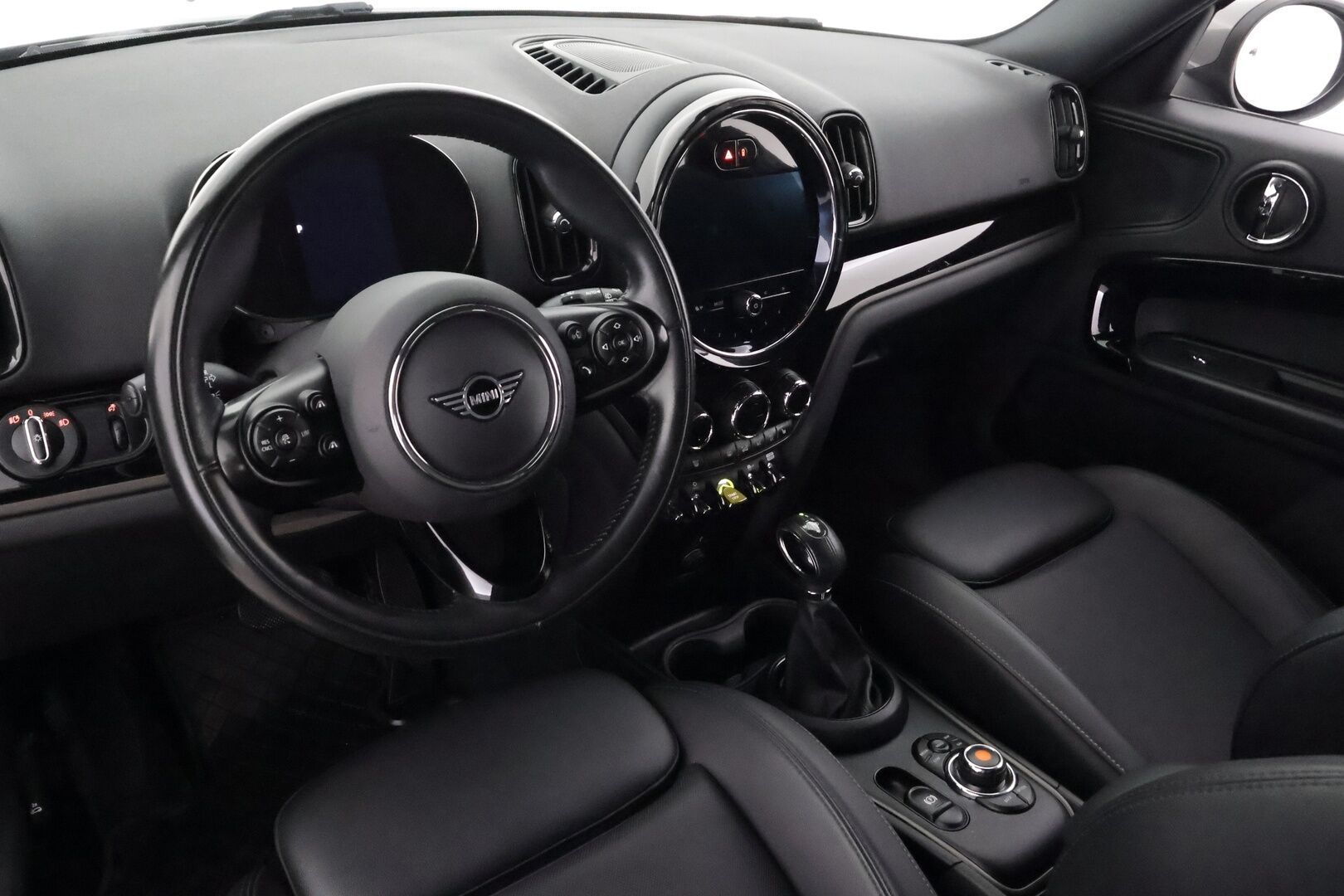 Mini Countryman 2021 Cooper SE ALL4 A - | ACC | LED | P.Tutkat | Puolinahat Sporttipenkit | Digimittaristo | Apple&Android | Merkkihuollettu | Kahdet Renkaat |
