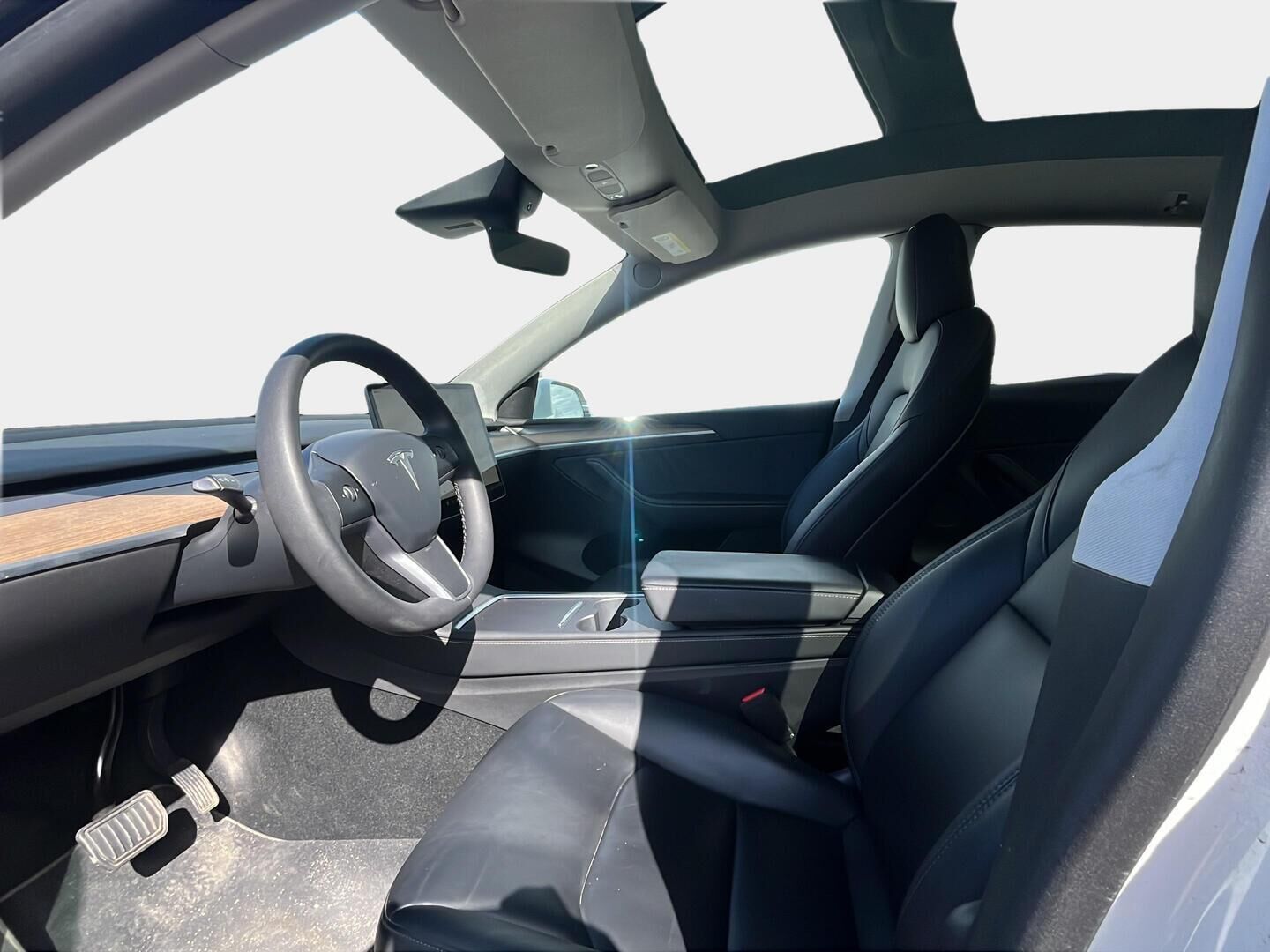 Tesla Model Y 2022 Long Range Dual Motor - Autopilot / Lasikatto / Nahkaistuimet sähkösäädöillä / LED / Premium Audio - HULLUT AVAJAISHULINAT KORKOTARJOUS 3,29 %