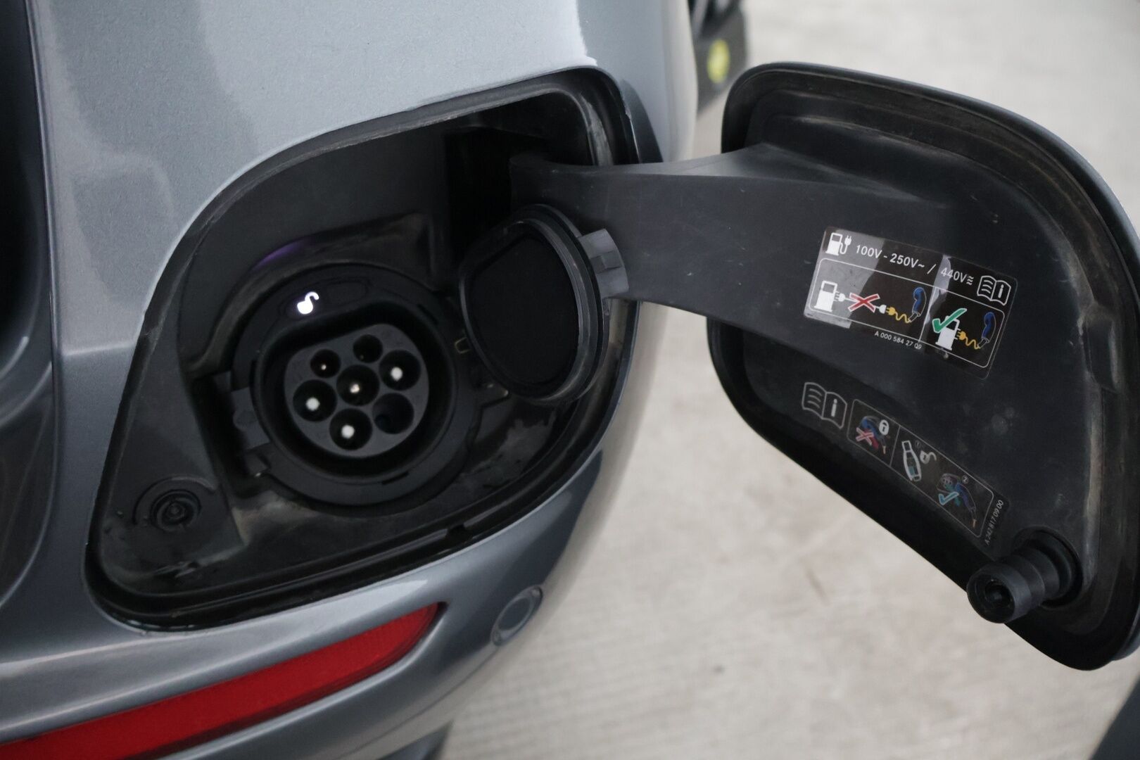 Mercedes-Benz E 2020 300 de T A Business Avantgarde EQ Power - Juuri saapunut | Blis | Acc | 360kamera | Vetokoukku | Muistipenkit | Dynamic Led 