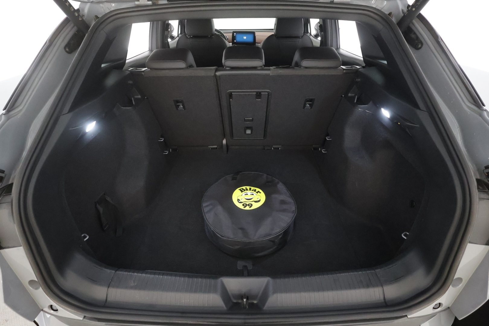 Volkswagen ID.4 2023 Pro Performance Business 150 kW, akku 77 kWh - | ACC | ILP | Koukku | P.Kamera | Hierovat Muistipenkit | LED | Puolinahat | Ratinlämmitys | Keyless | Apple&Android | 1.Om Suomi-auto | Kahdet Renkaat | 