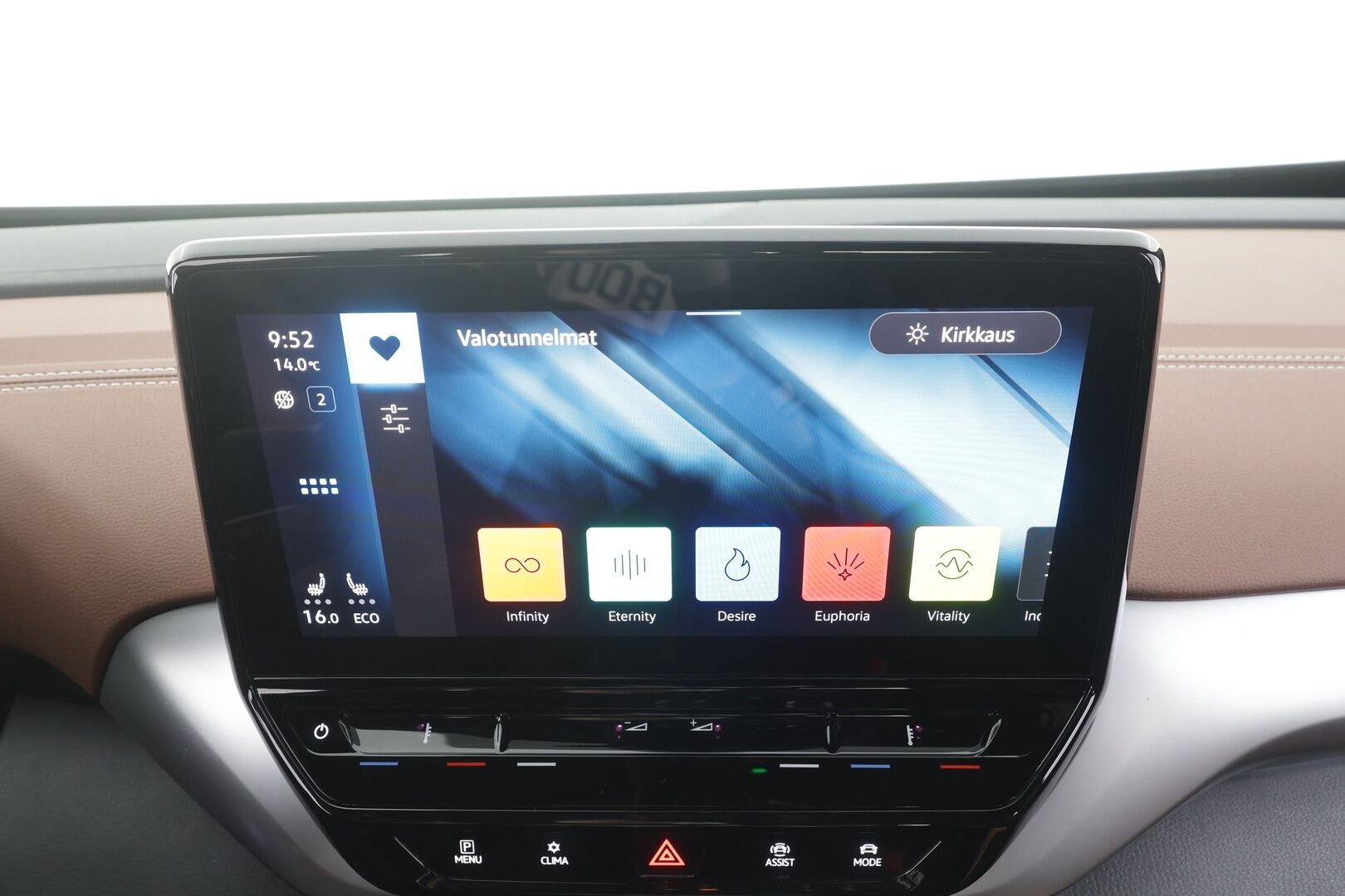Volkswagen ID.4 2023 Pro Performance Business 150 kW, akku 77 kWh - | ACC | ILP | Koukku | P.Kamera | Hierovat Muistipenkit | LED | Puolinahat | Ratinlämmitys | Keyless | Apple&Android | 1.Om Suomi-auto | Kahdet Renkaat | 