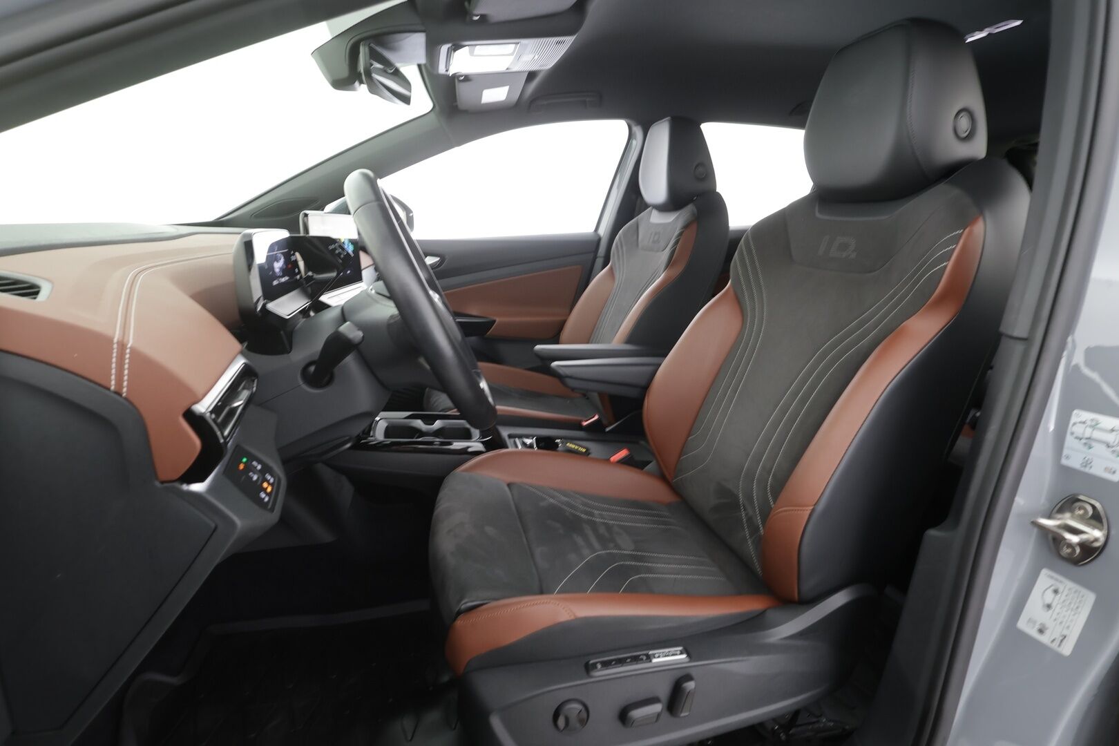 Volkswagen ID.4 2023 Pro Performance Business 150 kW, akku 77 kWh - | ACC | ILP | Koukku | P.Kamera | Hierovat Muistipenkit | LED | Puolinahat | Ratinlämmitys | Keyless | Apple&Android | 1.Om Suomi-auto | Kahdet Renkaat | 