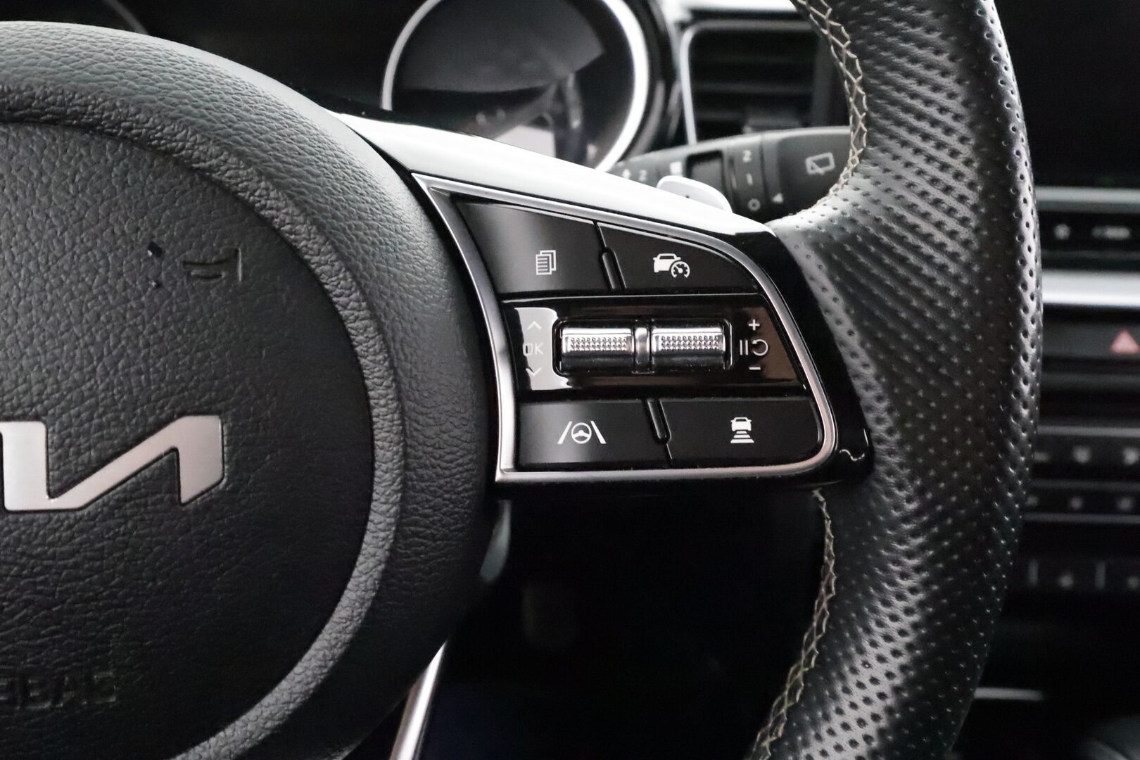 Kia ProCeed 2023 1,5 T-GDI 160hv GT-Line DCT * 1.Om Suomi-auto / ACC / P.kamera / Navi / Puolinahat * - GT-Line paketilla / Kahdet renkaat aluvanteilla / Merkkihuollettu 