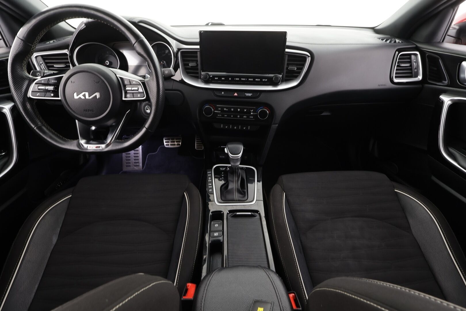 Kia ProCeed 2023 1,5 T-GDI 160hv GT-Line DCT * 1.Om Suomi-auto / ACC / P.kamera / Navi / Puolinahat * - GT-Line paketilla / Kahdet renkaat aluvanteilla / Merkkihuollettu 