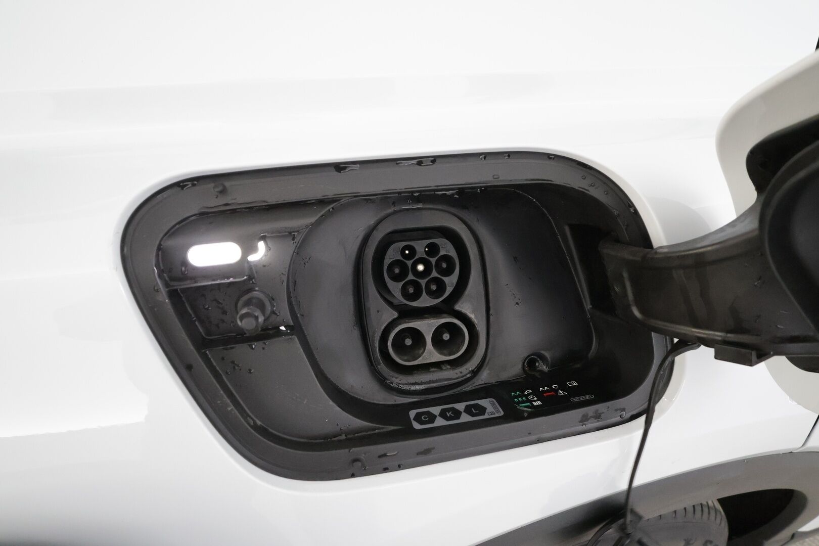 Audi Q4 e-tron 2023 40 e-tron - ACC | ILP | Sonos | Sporttipenkit | P.Kamera | LED | Apple&Android | 1.om Suomi-auto | Kahdet Renkaat | Koti & Kauppalaturi