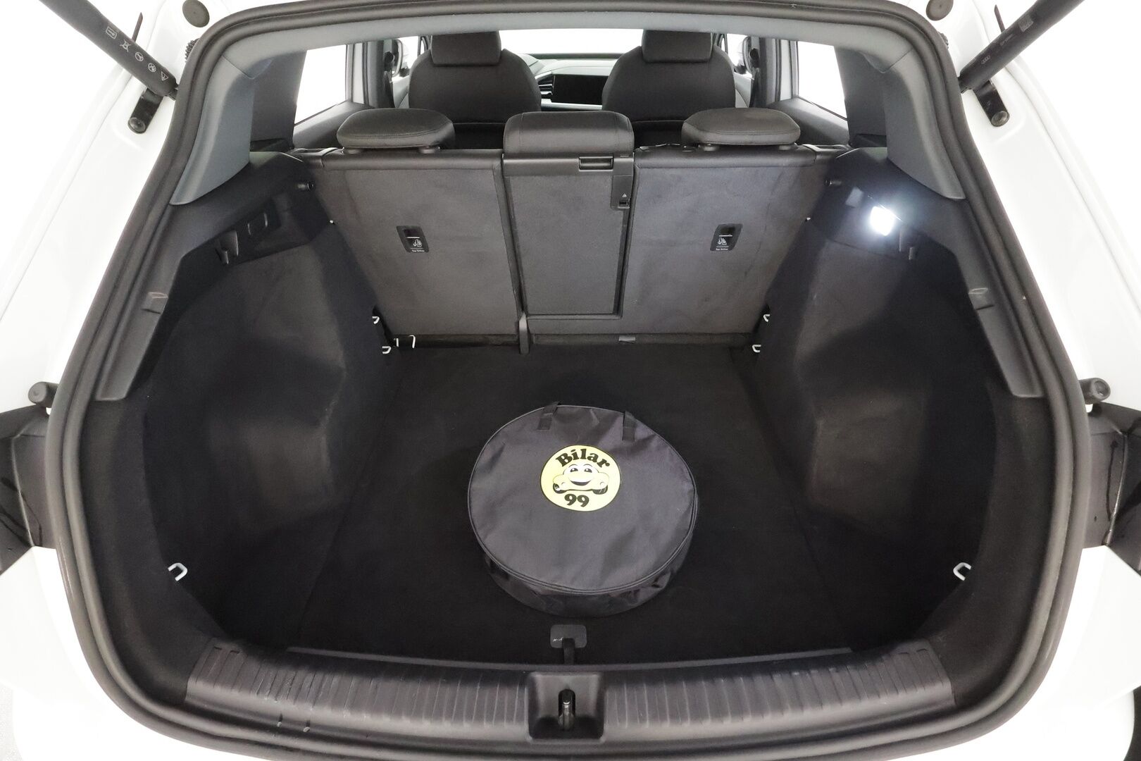 Audi Q4 e-tron 2023 40 e-tron - ACC | ILP | Sonos | Sporttipenkit | P.Kamera | LED | Apple&Android | 1.om Suomi-auto | Kahdet Renkaat | Koti & Kauppalaturi