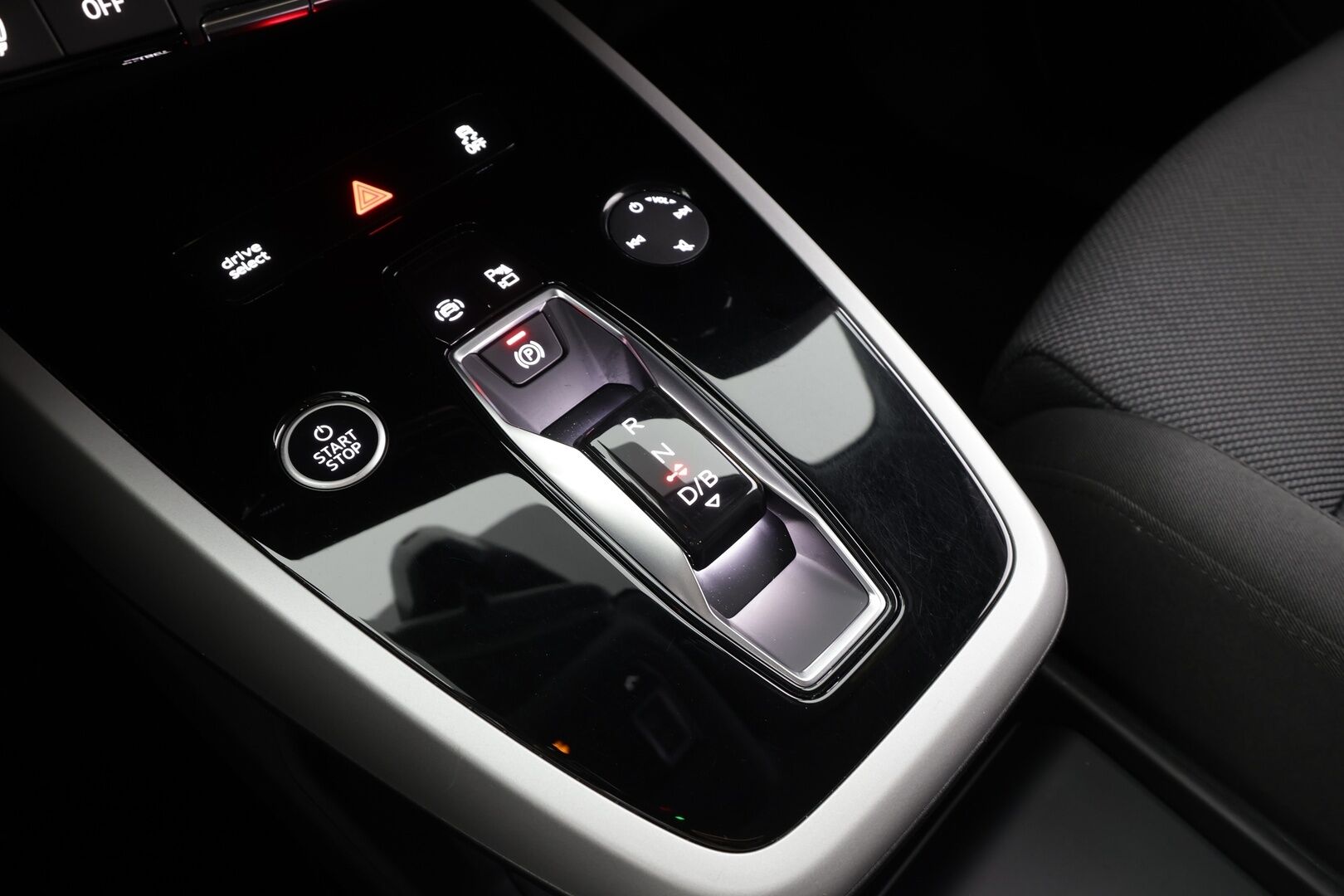 Audi Q4 e-tron 2023 40 e-tron - ACC | ILP | Sonos | Sporttipenkit | P.Kamera | LED | Apple&Android | 1.om Suomi-auto | Kahdet Renkaat | Koti & Kauppalaturi