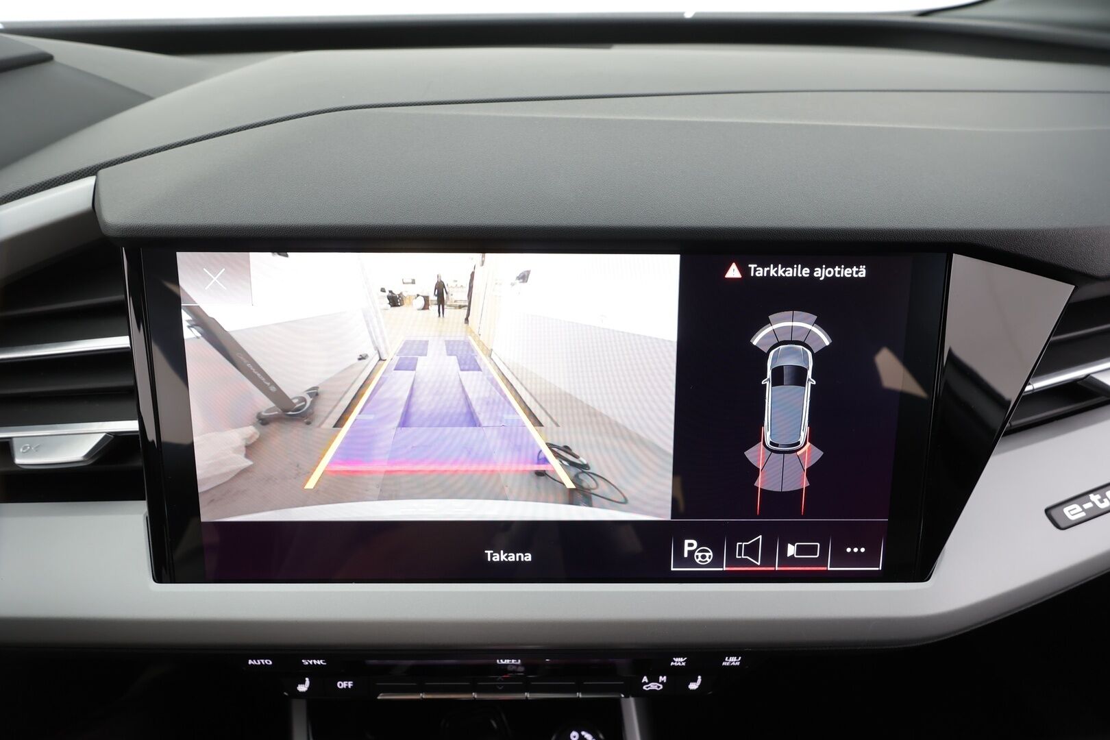 Audi Q4 e-tron 2023 40 e-tron - ACC | ILP | Sonos | Sporttipenkit | P.Kamera | LED | Apple&Android | 1.om Suomi-auto | Kahdet Renkaat | Koti & Kauppalaturi
