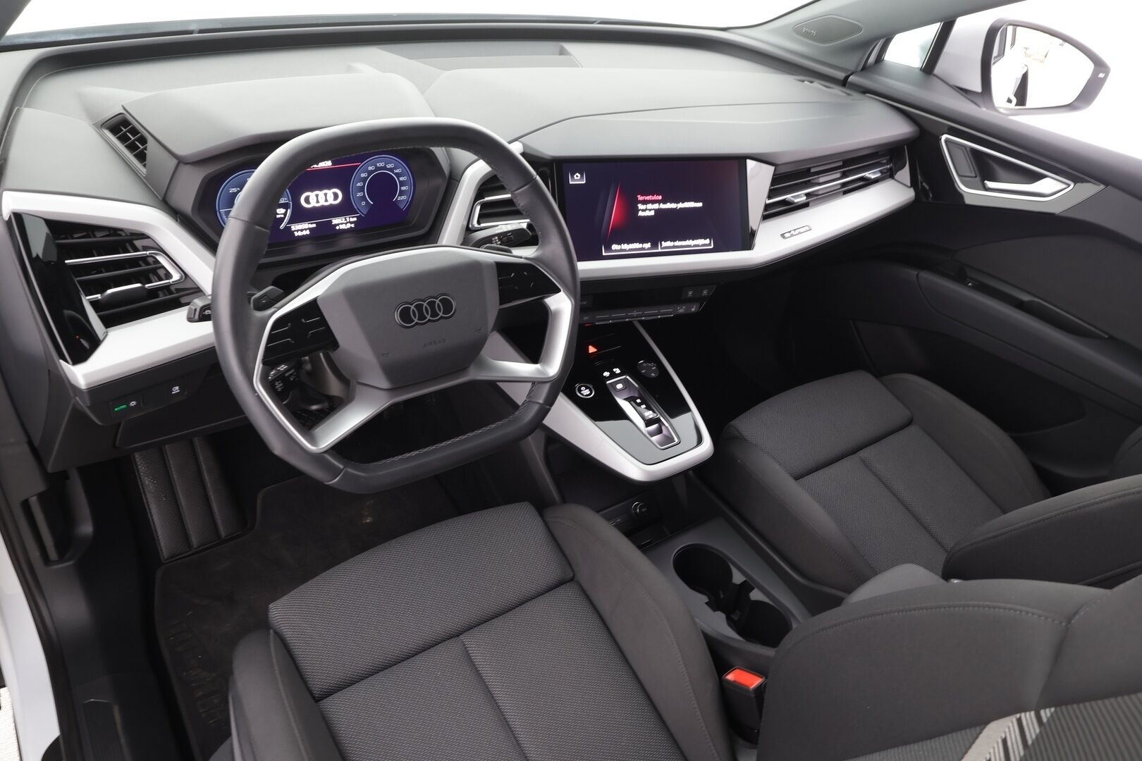 Audi Q4 e-tron 2023 40 e-tron - ACC | ILP | Sonos | Sporttipenkit | P.Kamera | LED | Apple&Android | 1.om Suomi-auto | Kahdet Renkaat | Koti & Kauppalaturi