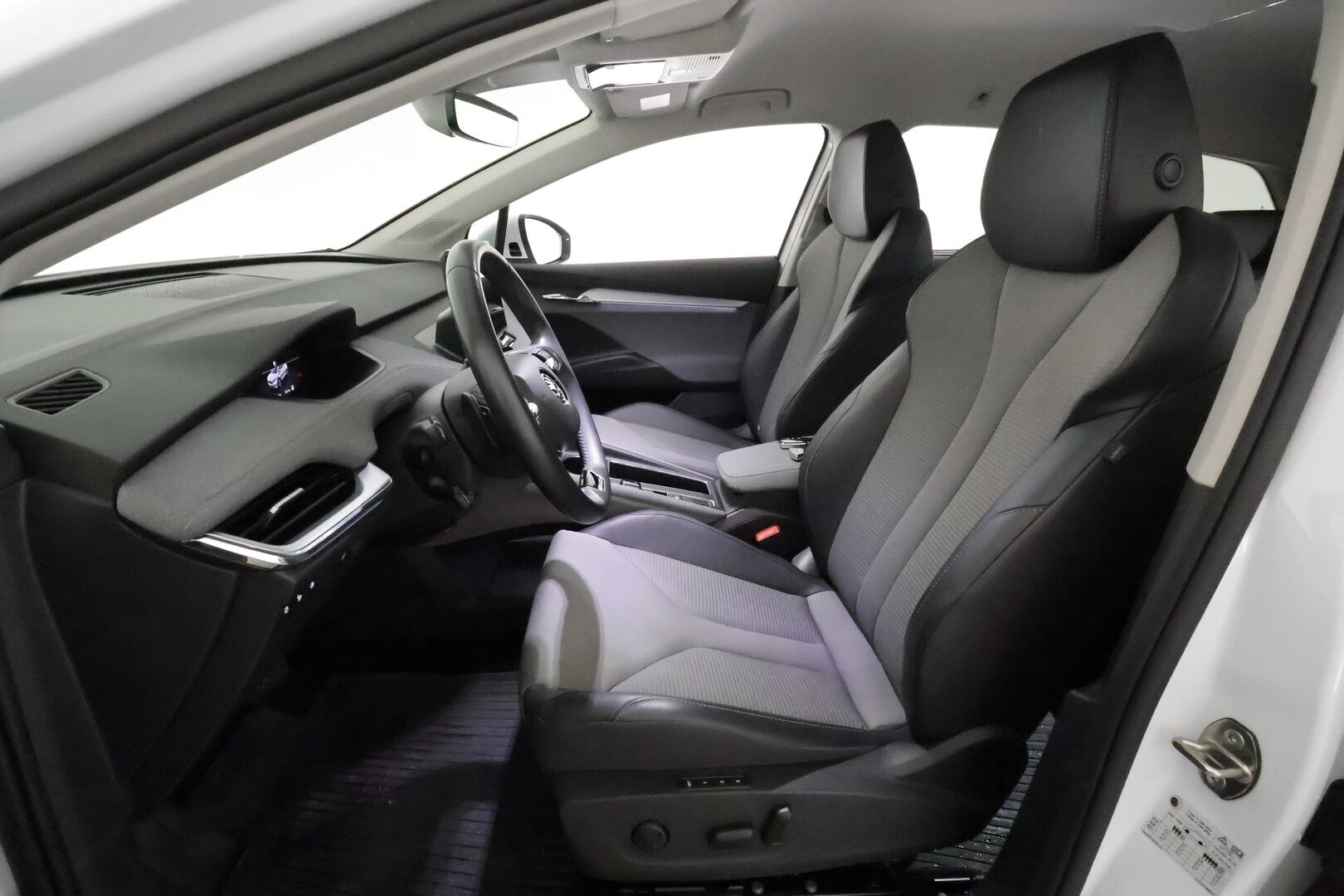 Skoda Enyaq 2023 80 iV *Lämpöpumppu / Adapt.vakkari / Muistipenkki / Koukku / P.kamera / Matrix LED* - 1-om. Suomi-auto / Akku kuntotarkastettu / Merkkihuollettu / 2x vanteet - HULLU BLACKWEEK KORKOTARJOUS 2,49%