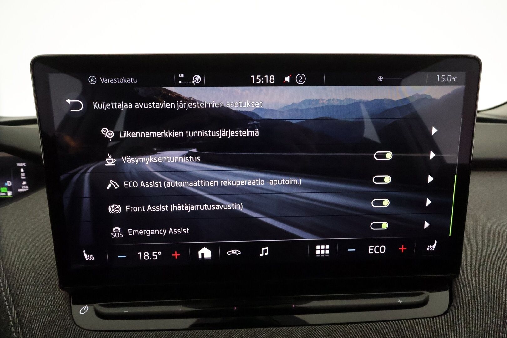 Skoda Enyaq 2023 80 iV *Lämpöpumppu / Adapt.vakkari / Muistipenkki / Koukku / P.kamera / Matrix LED* - 1-om. Suomi-auto / Merkkihuollettu / 2x vanteet