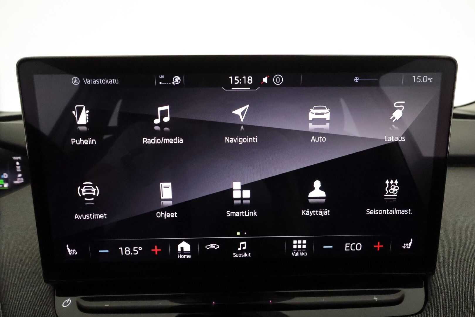 Skoda Enyaq 2023 80 iV *Lämpöpumppu / Adapt.vakkari / Muistipenkki / Koukku / P.kamera / Matrix LED* - 1-om. Suomi-auto / Merkkihuollettu / 2x vanteet