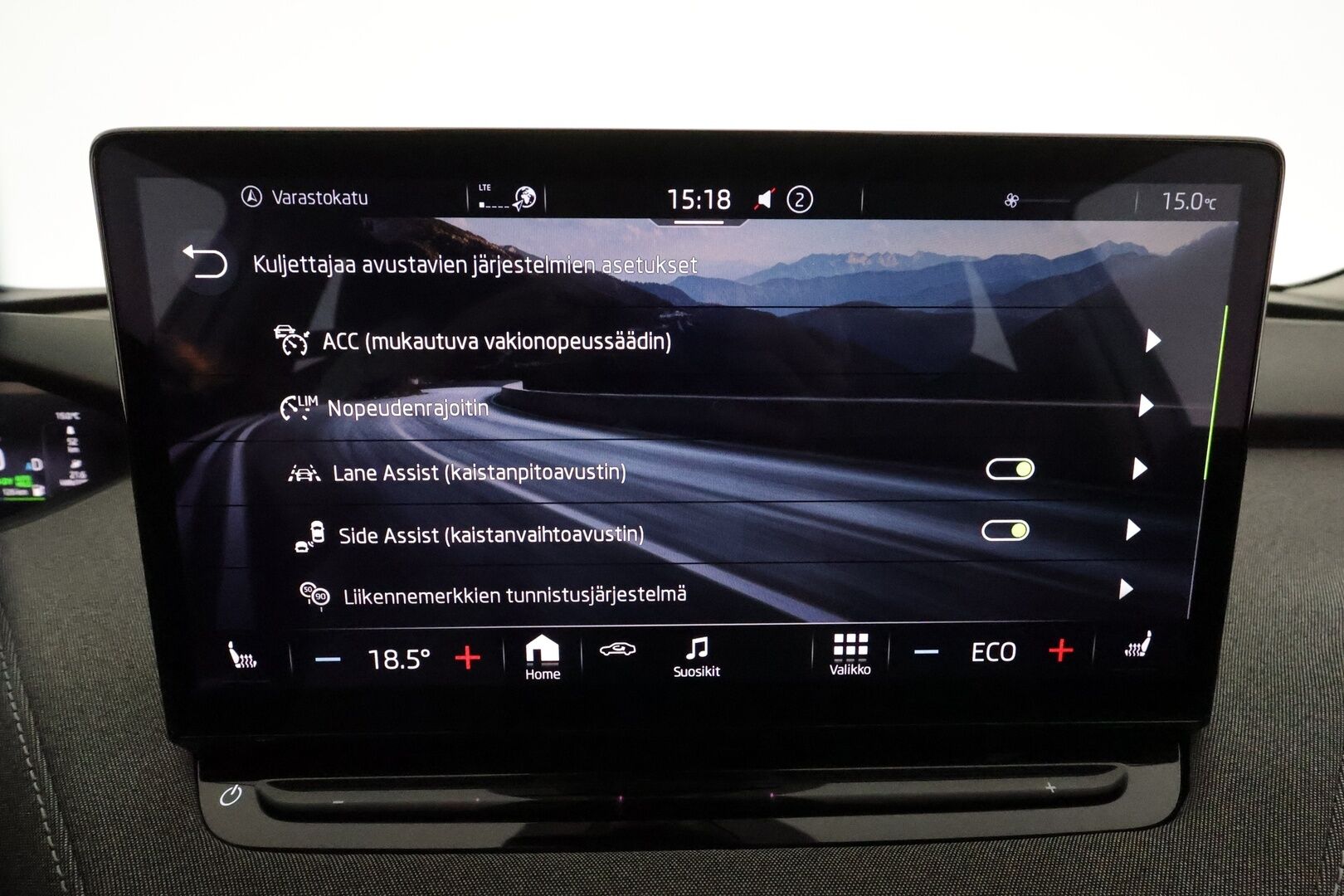 Skoda Enyaq 2023 80 iV *Lämpöpumppu / Adapt.vakkari / Muistipenkki / Koukku / P.kamera / Matrix LED* - 1-om. Suomi-auto / Merkkihuollettu / 2x vanteet