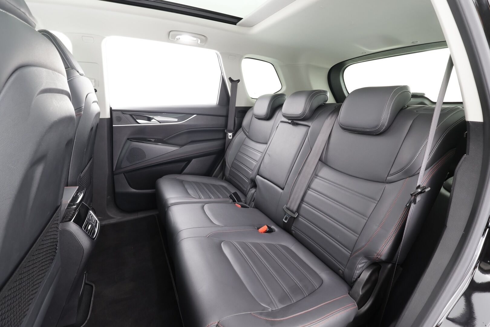 Maxus Euniq 6 2023 Grand Suv XSPECIAL * ACC / Panorama / 360° / Sähköpenkit / Keyless / LED / Sähköluukku / Nahat * - Suomi-auto 