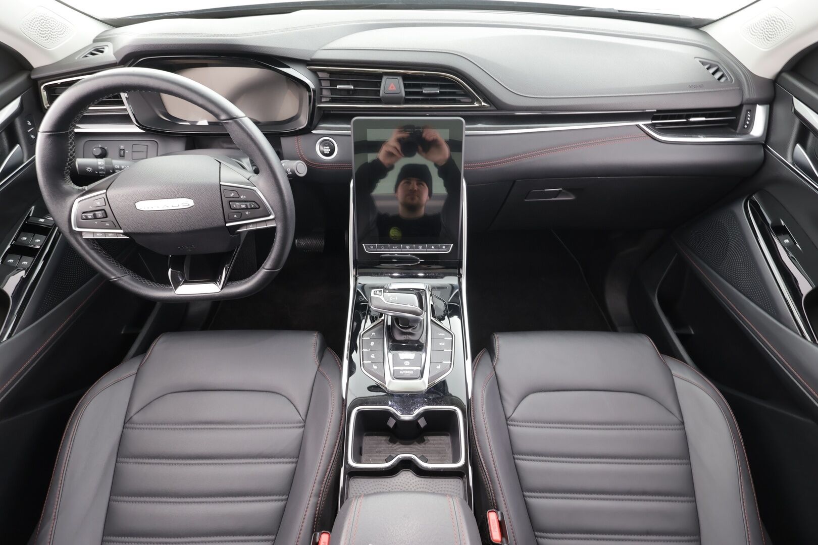 Maxus Euniq 6 2023 Grand Suv XSPECIAL * ACC / Panorama / 360° / Sähköpenkit / Keyless / LED / Sähköluukku / Nahat * - Suomi-auto 