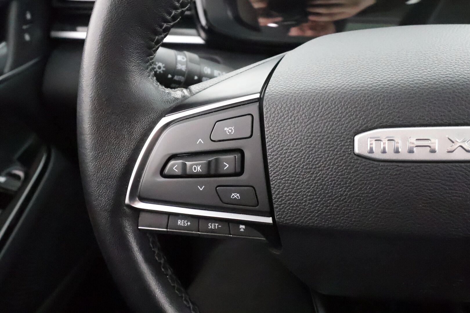 Maxus Euniq 6 2023 Grand Suv XSPECIAL * ACC / Panorama / 360° / Sähköpenkit / Keyless / LED / Sähköluukku / Nahat * - Suomi-auto 