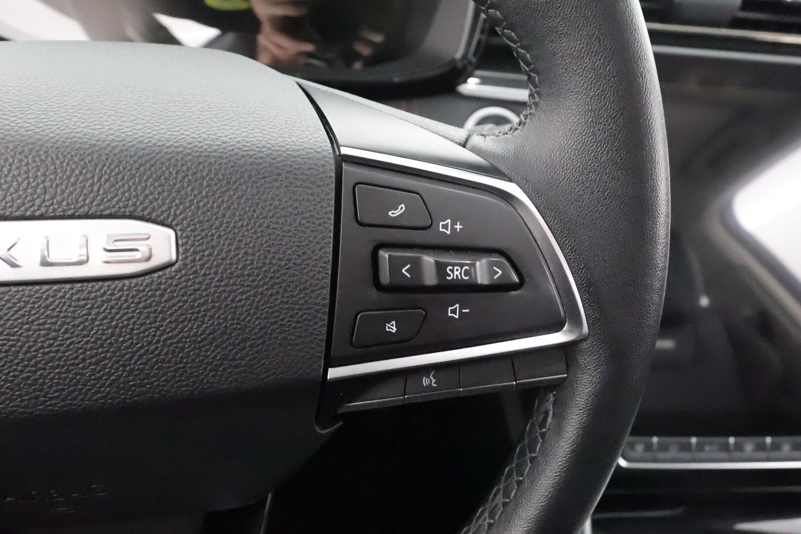 Maxus Euniq 6 2023 Grand Suv XSPECIAL * ACC / Panorama / 360° / Sähköpenkit / Keyless / LED / Sähköluukku / Nahat * - Suomi-auto 