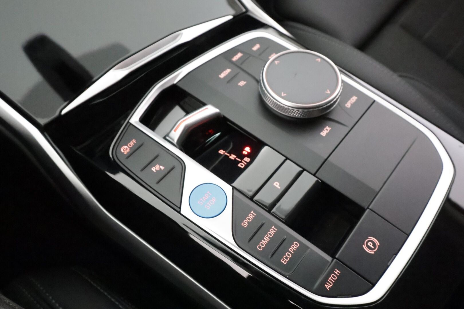 BMW i4 2024 eDrive35 - | ACC | ILP | Harman/Kardon | Sporttipenkit | Puolinahat | P.kamera ja tutkat | Kaistavahti | Navi | Digimittaristo | LED | 2x renkaat aluin | 1-om suomiauto |