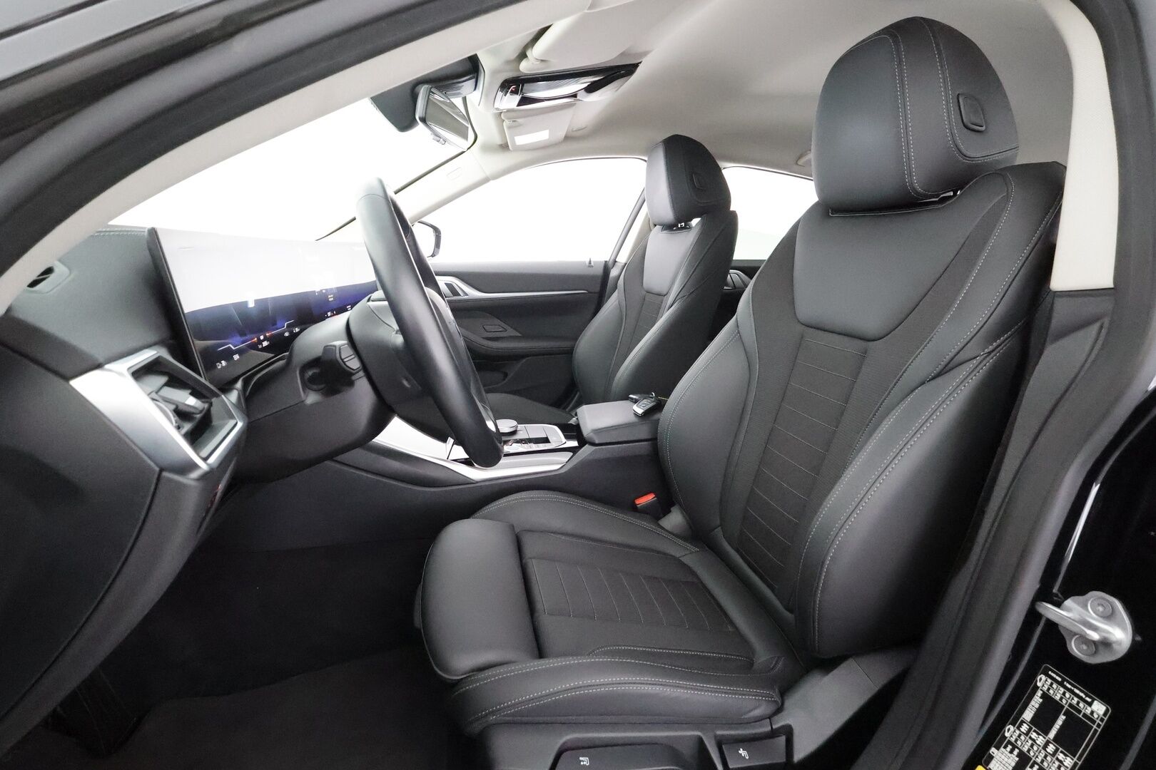 BMW i4 2024 eDrive35 - | ACC | ILP | Harman/Kardon | Sporttipenkit | Puolinahat | P.kamera ja tutkat | Kaistavahti | Navi | Digimittaristo | LED | 2x renkaat aluin | 1-om suomiauto |