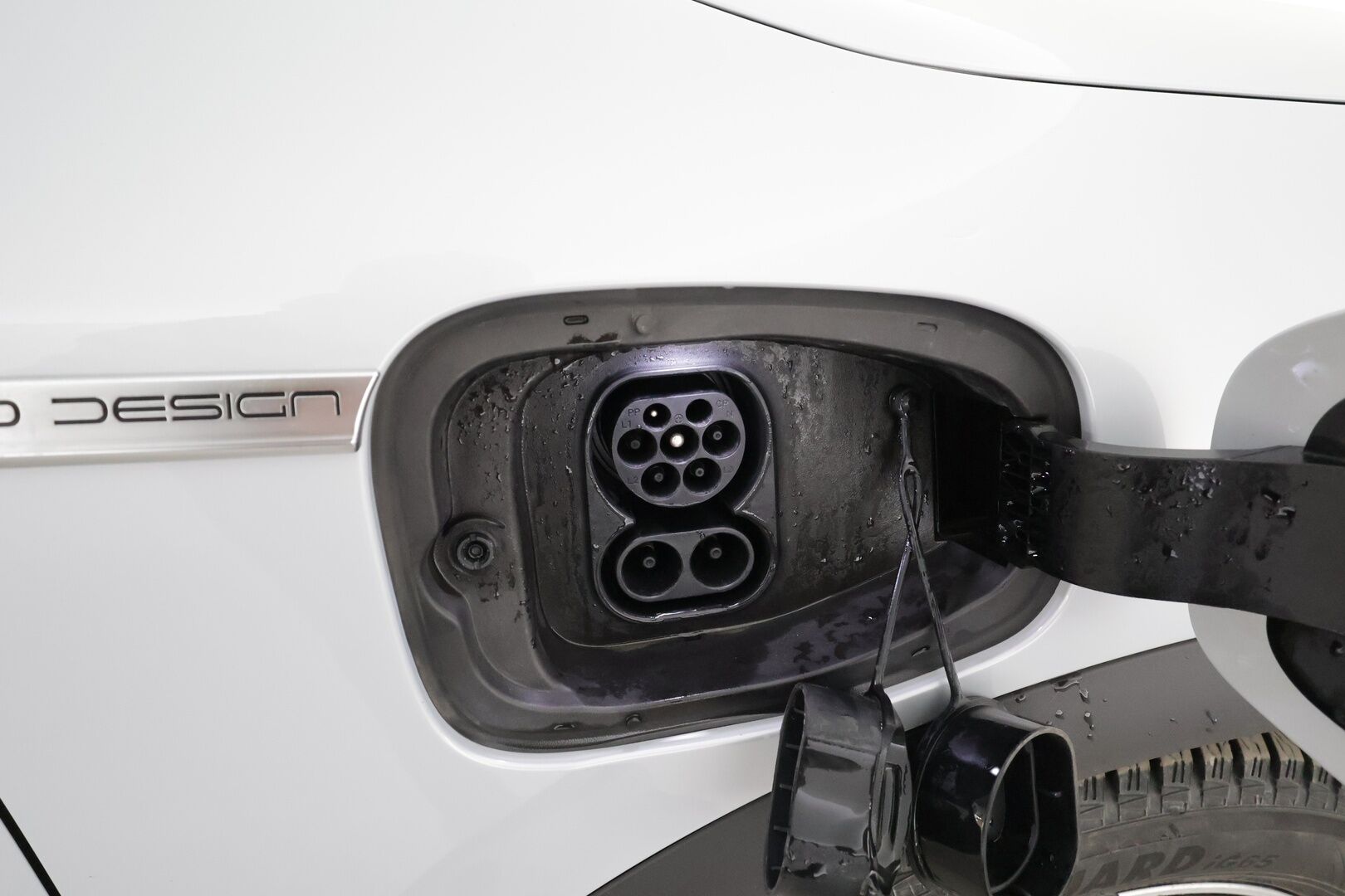 BYD Atto 3 2022 Design * ILP / Panorama / 360 / ACC / LED / Sähköpenkit / Navi / Kaistavahti / Keyless * - 2x Latauskaapelit - HULLUT AVAJAISHULINAT KORKOTARJOUS 3,29 %