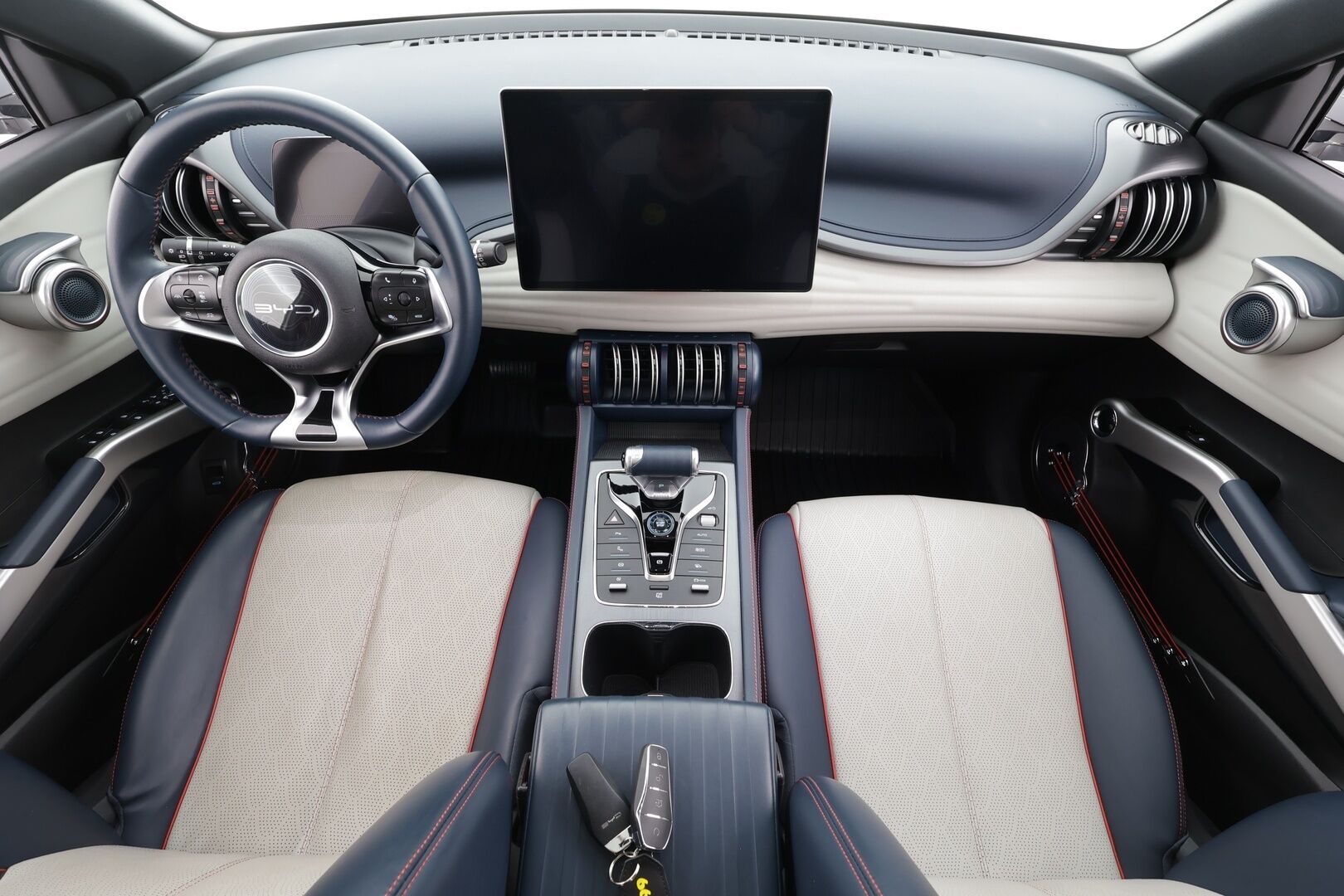 BYD Atto 3 2022 Design * ILP / Panorama / 360 / ACC / LED / Sähköpenkit / Navi / Kaistavahti / Keyless * - 2x Latauskaapelit - HULLUT AVAJAISHULINAT KORKOTARJOUS 3,29 %