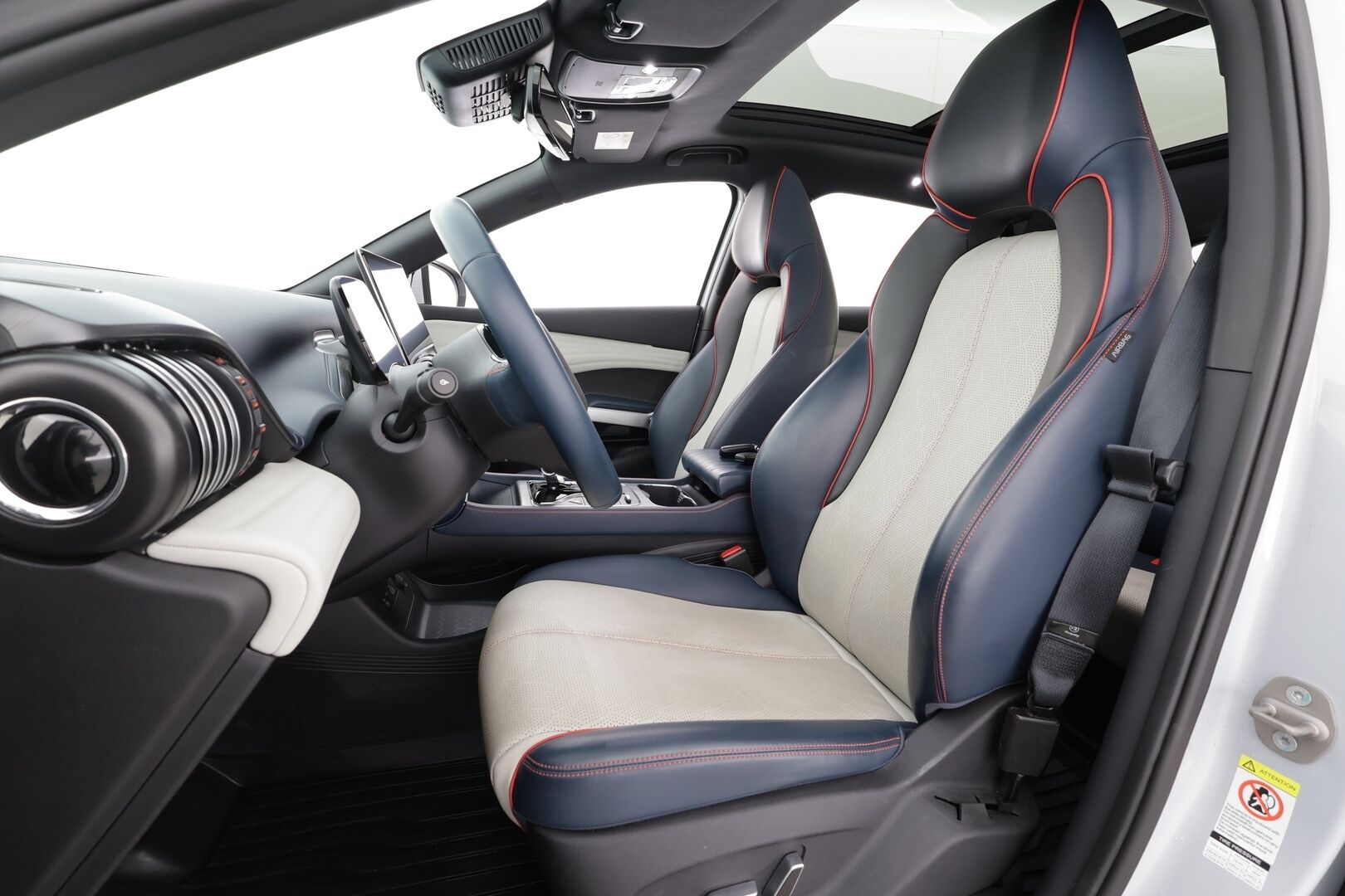 BYD Atto 3 2022 Design * ILP / Panorama / 360 / ACC / LED / Sähköpenkit / Navi / Kaistavahti / Keyless * - 2x Latauskaapelit - HULLUT AVAJAISHULINAT KORKOTARJOUS 3,29 %