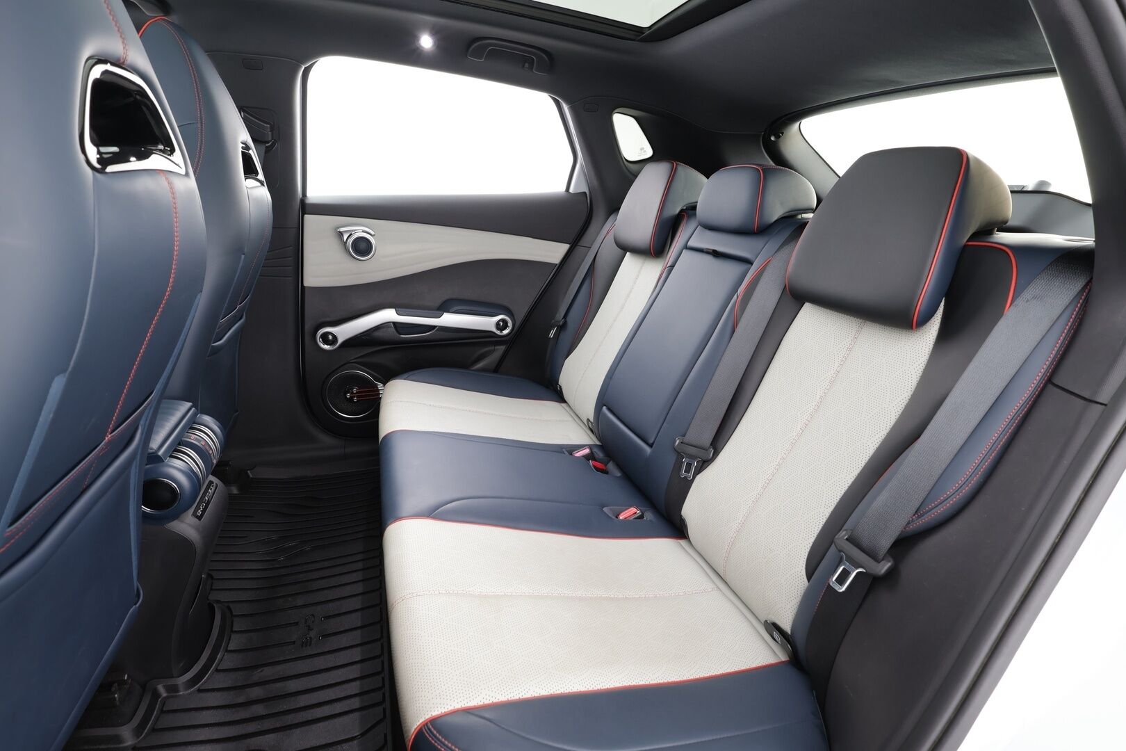 BYD Atto 3 2022 Design * ILP / Panorama / 360 / ACC / LED / Sähköpenkit / Navi / Kaistavahti / Keyless * - 2x Latauskaapelit - HULLUT AVAJAISHULINAT KORKOTARJOUS 3,29 %