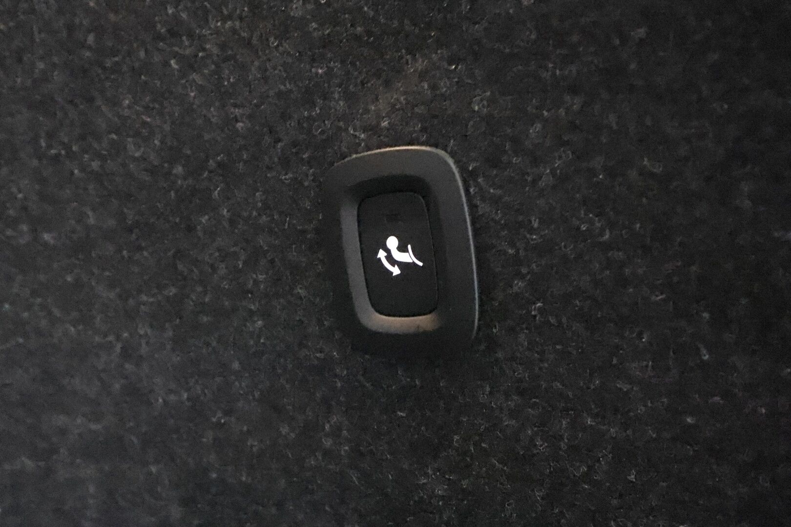 Volvo C40 2023 Recharge Single Plus aut - | ACC | ILP | Koukku | Lasikatto | Muistipenkki | Sporttipenkit | P.kamera | Pilot assist | BLIS | Sähk. takaluukku | Merkkihuollot | ALV | 