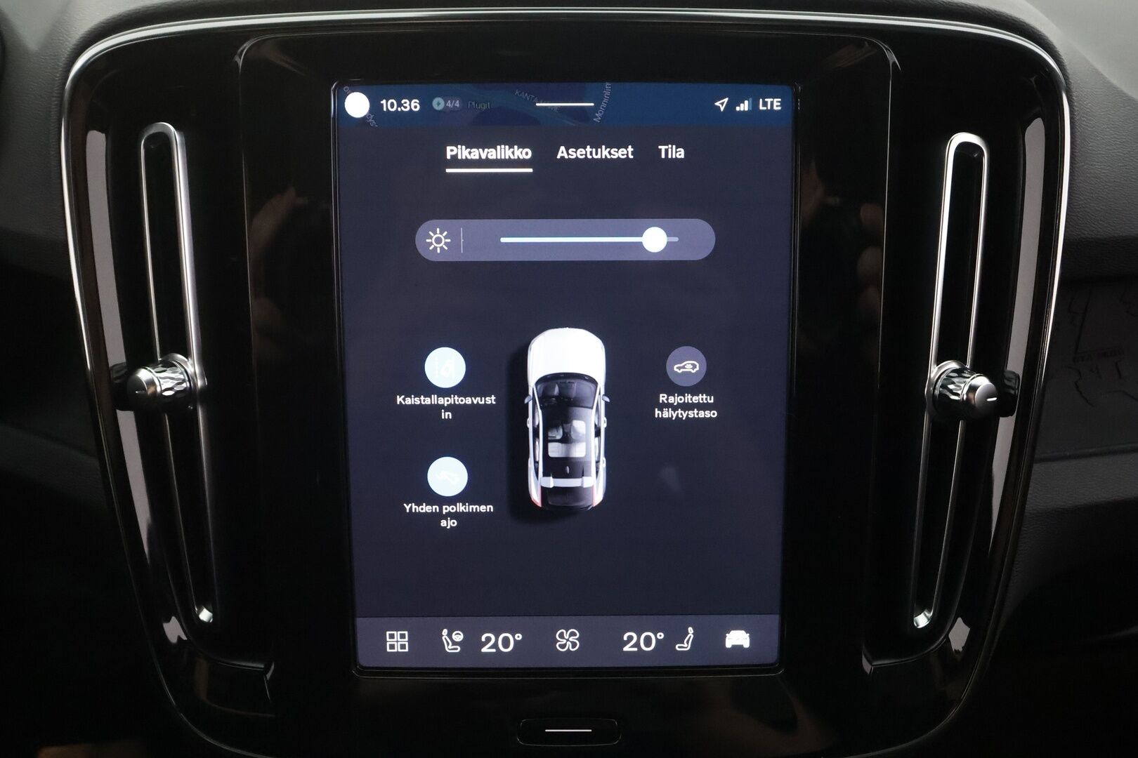 Volvo C40 2023 Recharge Single Plus aut - | ACC | ILP | Koukku | Lasikatto | Muistipenkki | Sporttipenkit | P.kamera | Pilot assist | BLIS | Sähk. takaluukku | Merkkihuollot | ALV | 