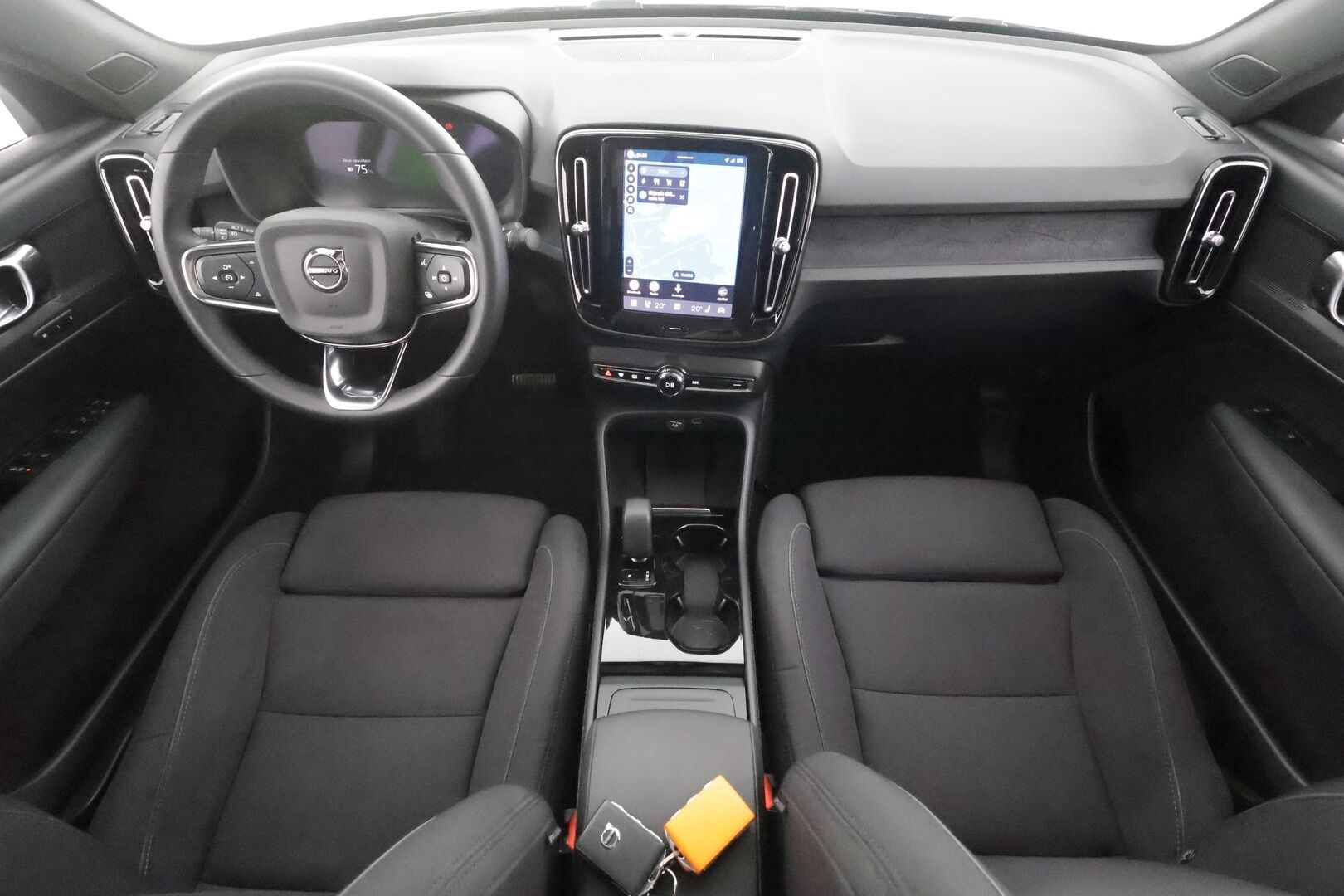 Volvo C40 2023 Recharge Single Plus aut - | ACC | ILP | Koukku | Lasikatto | Muistipenkki | Sporttipenkit | P.kamera | Pilot assist | BLIS | Sähk. takaluukku | Merkkihuollot | ALV | 