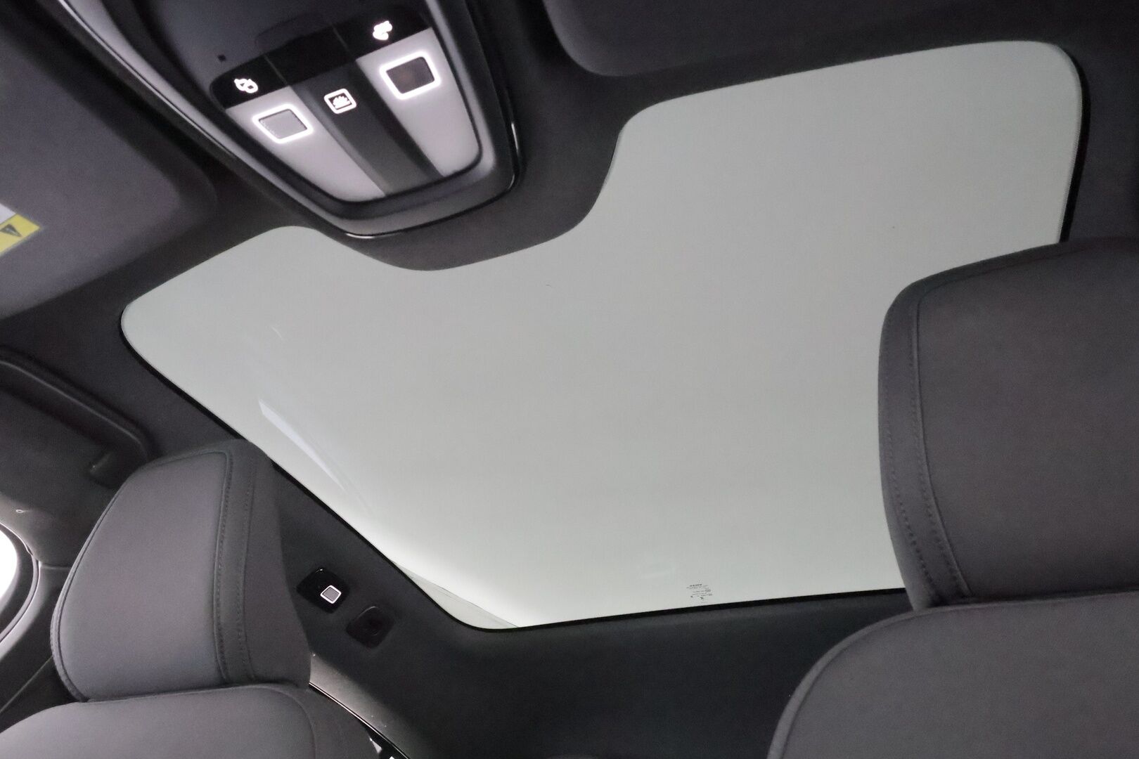 Volvo C40 2023 Recharge Single Plus aut - | ACC | ILP | Koukku | Lasikatto | Muistipenkki | Sporttipenkit | P.kamera | Pilot assist | BLIS | Sähk. takaluukku | Merkkihuollot | ALV | 